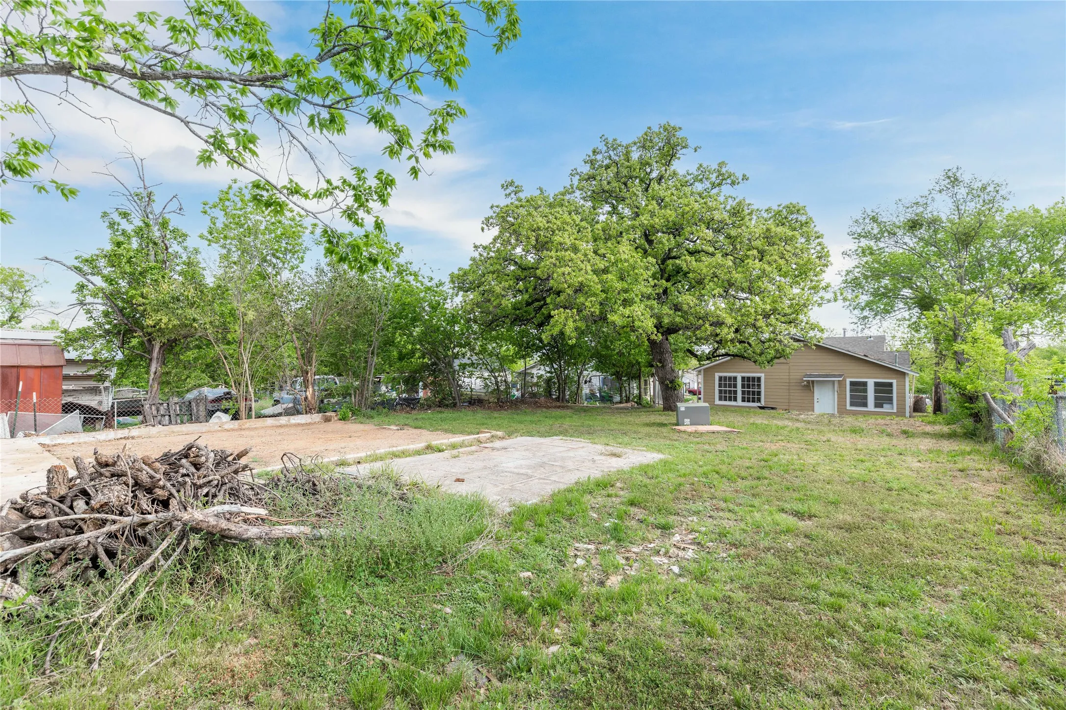 Single Family Residence For Sale in Brown County , 901 6th Street, Brownwood, Texas 76801, 3 Bedroom, 2 Bathroom, Garage spaces, 1,656 Sqft, built in 0, mls#21226924, Real Estate Agent in Brownwood, Homes For Sale in Brown county, Homes For Sale in Brownwood, Realtor in Brownwood Texas, Real Estate Brokerage Independent Realty Texas, Luminita Cordes Realtor
