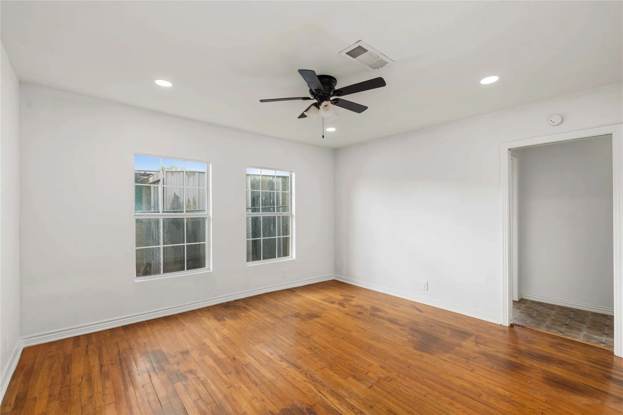 Single Family Residence For Sale in Brown County , 901 6th Street, Brownwood, Texas 76801, 3 Bedroom, 2 Bathroom, Garage spaces, 1,656 Sqft, built in 0, mls#21226924, Real Estate Agent in Brownwood, Homes For Sale in Brown county, Homes For Sale in Brownwood, Realtor in Brownwood Texas, Real Estate Brokerage Independent Realty Texas, Luminita Cordes Realtor