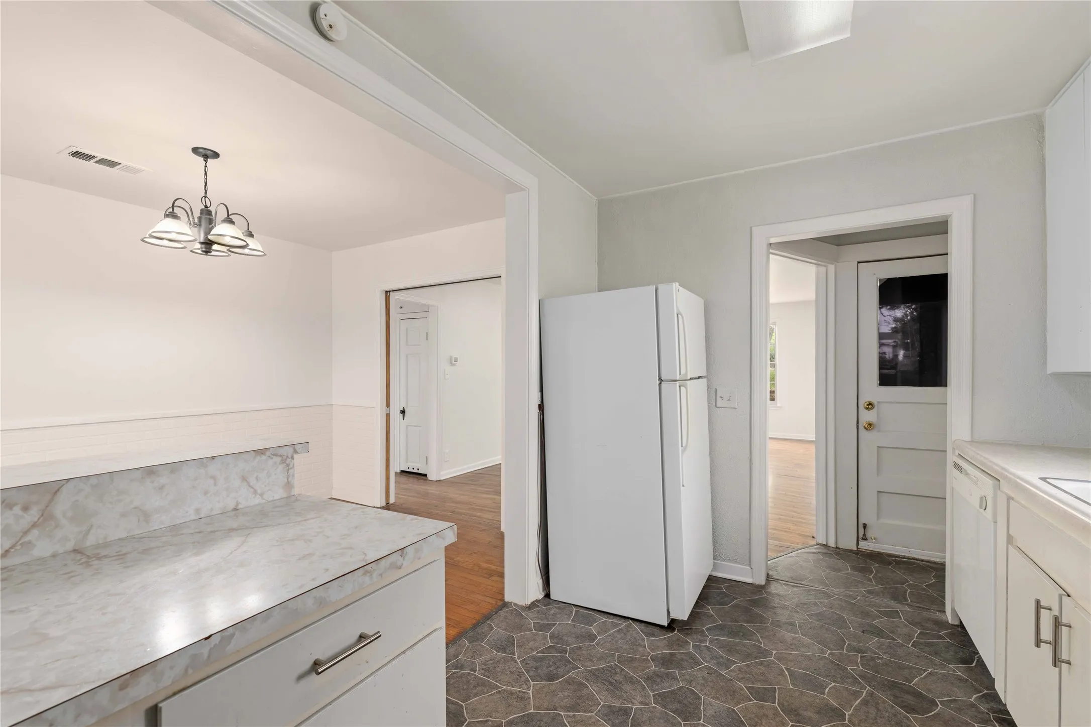 Single Family Residence For Sale in Brown County , 901 6th Street, Brownwood, Texas 76801, 3 Bedroom, 2 Bathroom, Garage spaces, 1,656 Sqft, built in 0, mls#21226924, Real Estate Agent in Brownwood, Homes For Sale in Brown county, Homes For Sale in Brownwood, Realtor in Brownwood Texas, Real Estate Brokerage Independent Realty Texas, Luminita Cordes Realtor