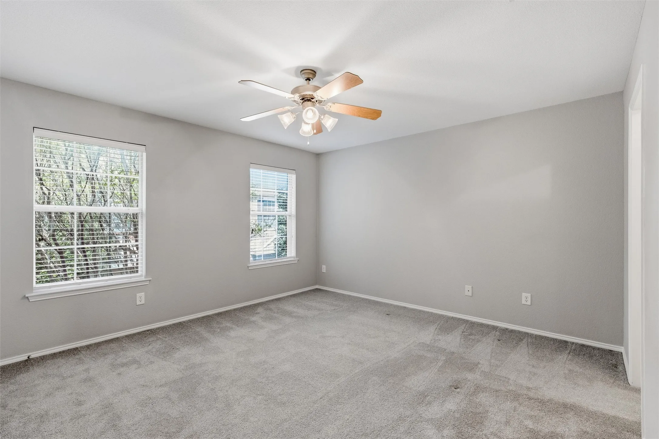 Townhouse For Sale in Collin County , 4921 Stone Gate Trail, Mc Kinney, Texas 75070, 2 Bedroom, 3 Bathroom, 2 Garage spaces, 1,497 Sqft, built in 2003, Preowned, mls#21224868, Real Estate Agent in Mc Kinney, Homes For Sale in Collin county, Homes For Sale in Mc Kinney, Realtor in Mc Kinney Texas, Real Estate Brokerage Independent Realty Texas, Luminita Cordes Realtor
