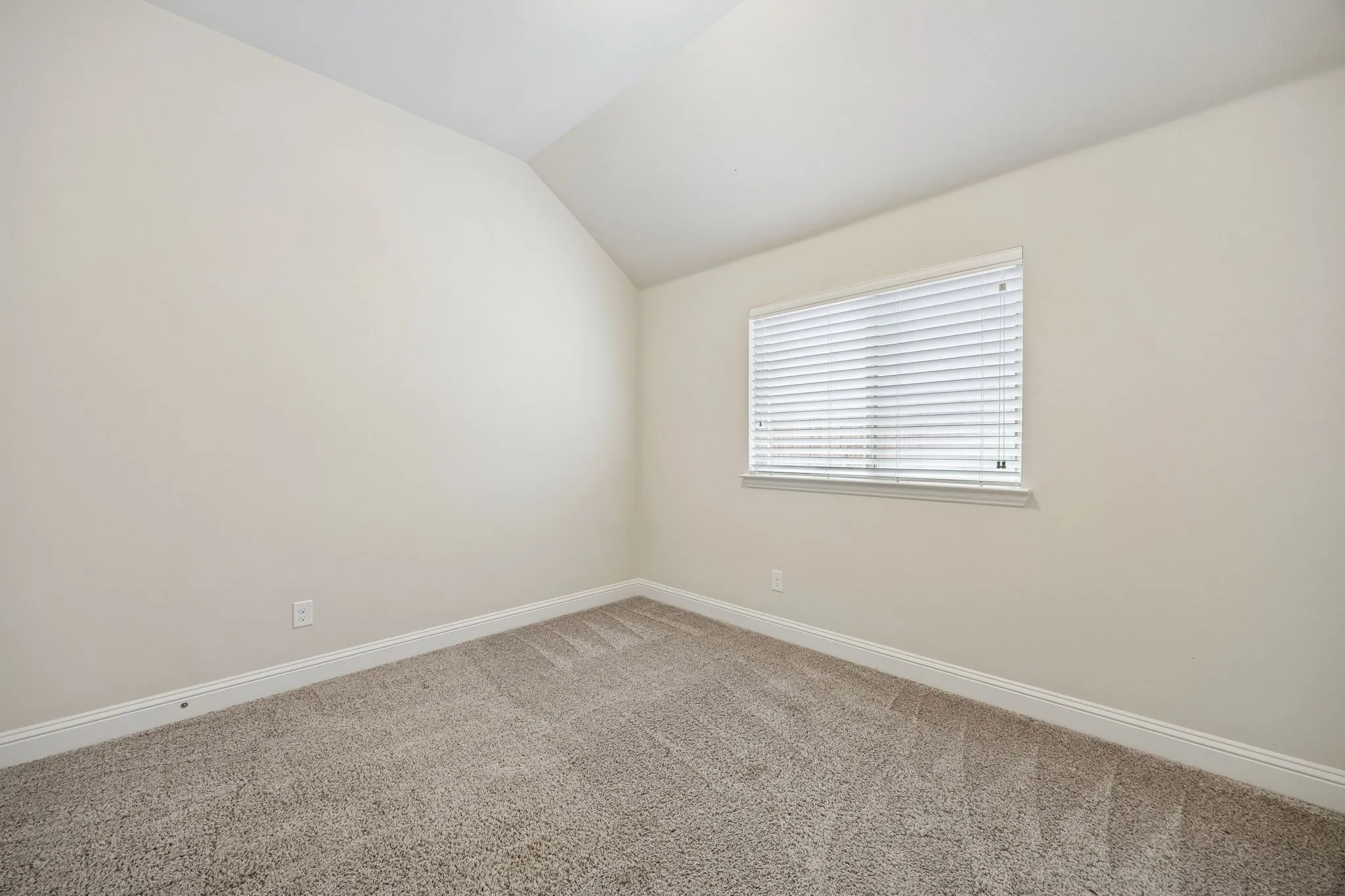 Single Family Residence For Sale in Collin County , 4424 Hazeltine Hills Drive, Celina, Texas 75009, 3 Bedroom, 3 Bathroom, 3 Garage spaces, 2,425 Sqft, built in 2016, Preowned, mls#21226619, Real Estate Agent in Celina, Homes For Sale in Collin county, Homes For Sale in Celina, Realtor in Celina Texas, Real Estate Brokerage Independent Realty Texas, Luminita Cordes Realtor