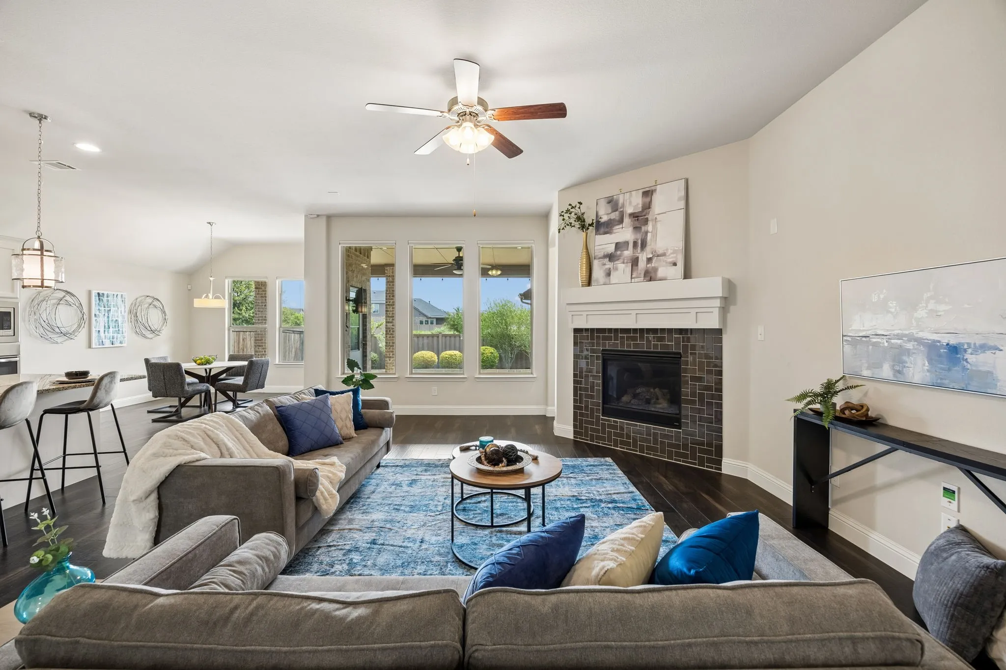 Single Family Residence For Sale in Collin County , 4424 Hazeltine Hills Drive, Celina, Texas 75009, 3 Bedroom, 3 Bathroom, 3 Garage spaces, 2,425 Sqft, built in 2016, Preowned, mls#21226619, Real Estate Agent in Celina, Homes For Sale in Collin county, Homes For Sale in Celina, Realtor in Celina Texas, Real Estate Brokerage Independent Realty Texas, Luminita Cordes Realtor
