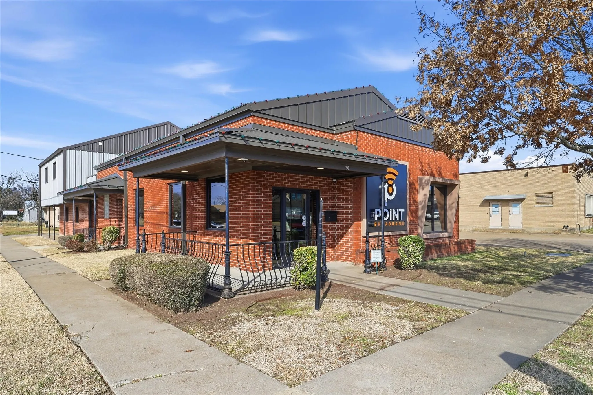 Office For Sale in Van Zandt County , 203 N 5th Street, Wills Point, Texas 75169, 0, 0, Garage spaces, 2,800 Sqft, built in 1950, Preowned, Price $549,999, mls#21226993, Real Estate Agent in Wills Point, Homes For Sale in Van Zandt county, Homes For Sale in Wills Point, Realtor in Wills Point Texas, Real Estate Brokerage Independent Realty Texas, Luminita Cordes Realtor