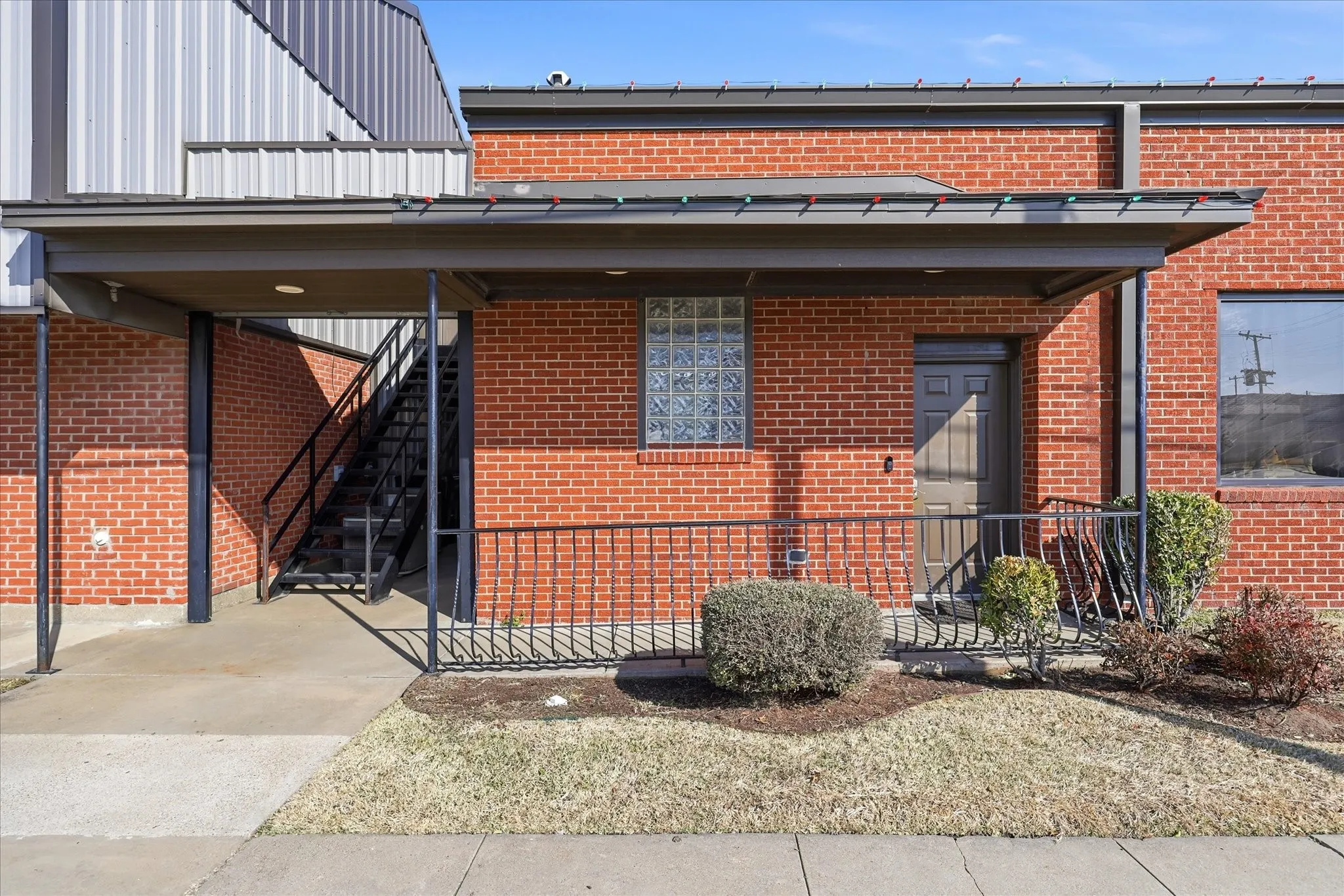 Office For Sale in Van Zandt County , 203 N 5th Street, Wills Point, Texas 75169, 0, 0, Garage spaces, 2,800 Sqft, built in 1950, Preowned, Price $549,999, mls#21226993, Real Estate Agent in Wills Point, Homes For Sale in Van Zandt county, Homes For Sale in Wills Point, Realtor in Wills Point Texas, Real Estate Brokerage Independent Realty Texas, Luminita Cordes Realtor