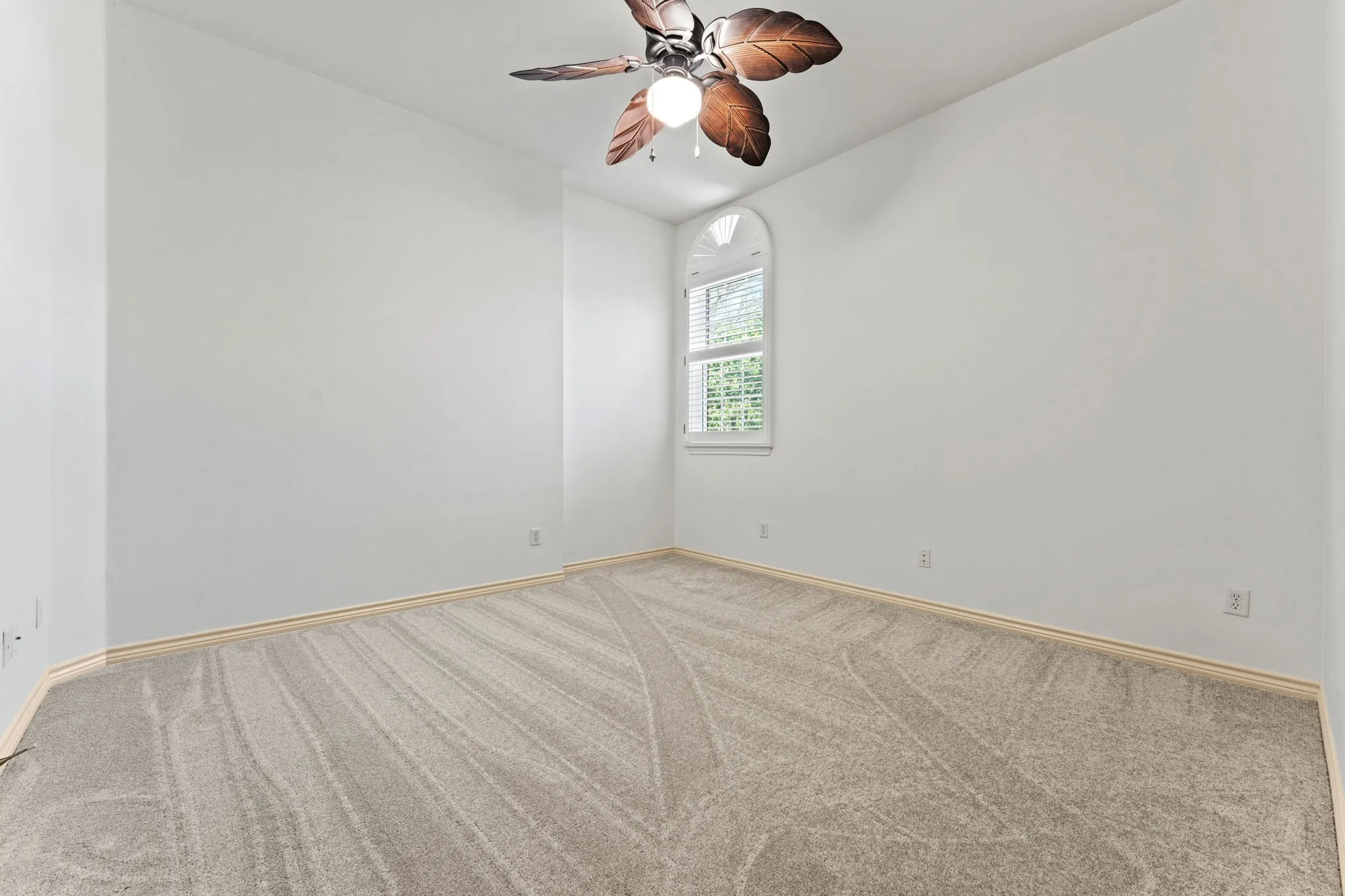 Single Family Residence For Sale in Collin County , 2001 Fleming Drive, Mc Kinney, Texas 75072, 4 Bedroom, 4 Bathroom, 3 Garage spaces, 3,468 Sqft, built in 2000, mls#21182889, Real Estate Agent in Mc Kinney, Homes For Sale in Collin county, Homes For Sale in Mc Kinney, Realtor in Mc Kinney Texas, Real Estate Brokerage Independent Realty Texas, Luminita Cordes Realtor
