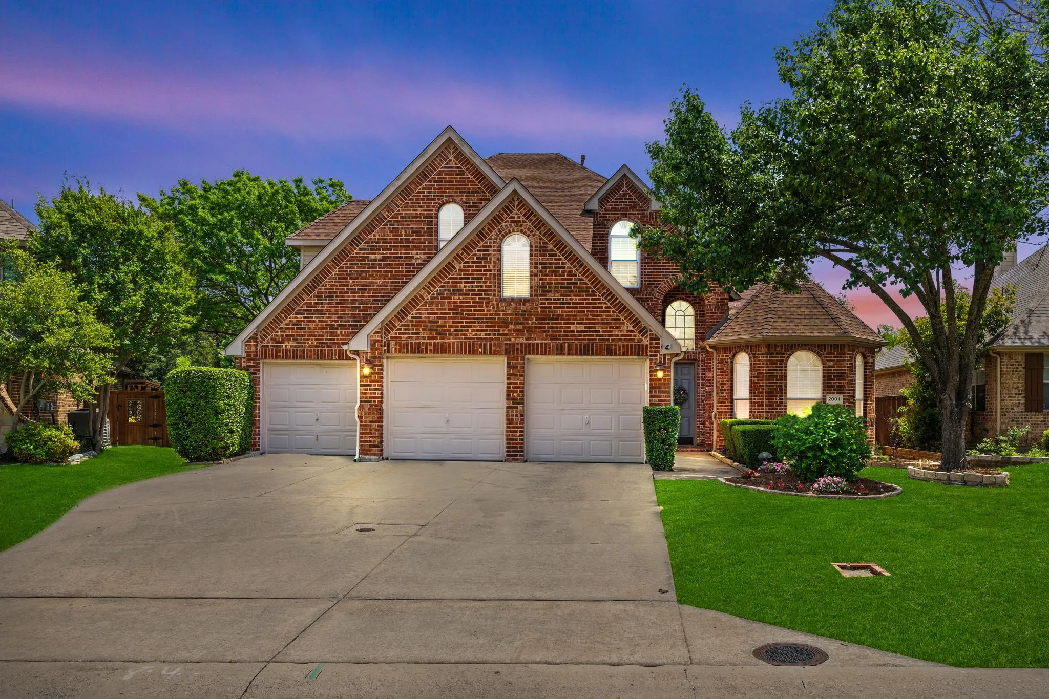 Single Family Residence For Sale in Collin County , 2001 Fleming Drive, Mc Kinney, Texas 75072, 4 Bedroom, 4 Bathroom, 3 Garage spaces, 3,468 Sqft, built in 2000, mls#21182889, Real Estate Agent in Mc Kinney, Homes For Sale in Collin county, Homes For Sale in Mc Kinney, Realtor in Mc Kinney Texas, Real Estate Brokerage Independent Realty Texas, Luminita Cordes Realtor