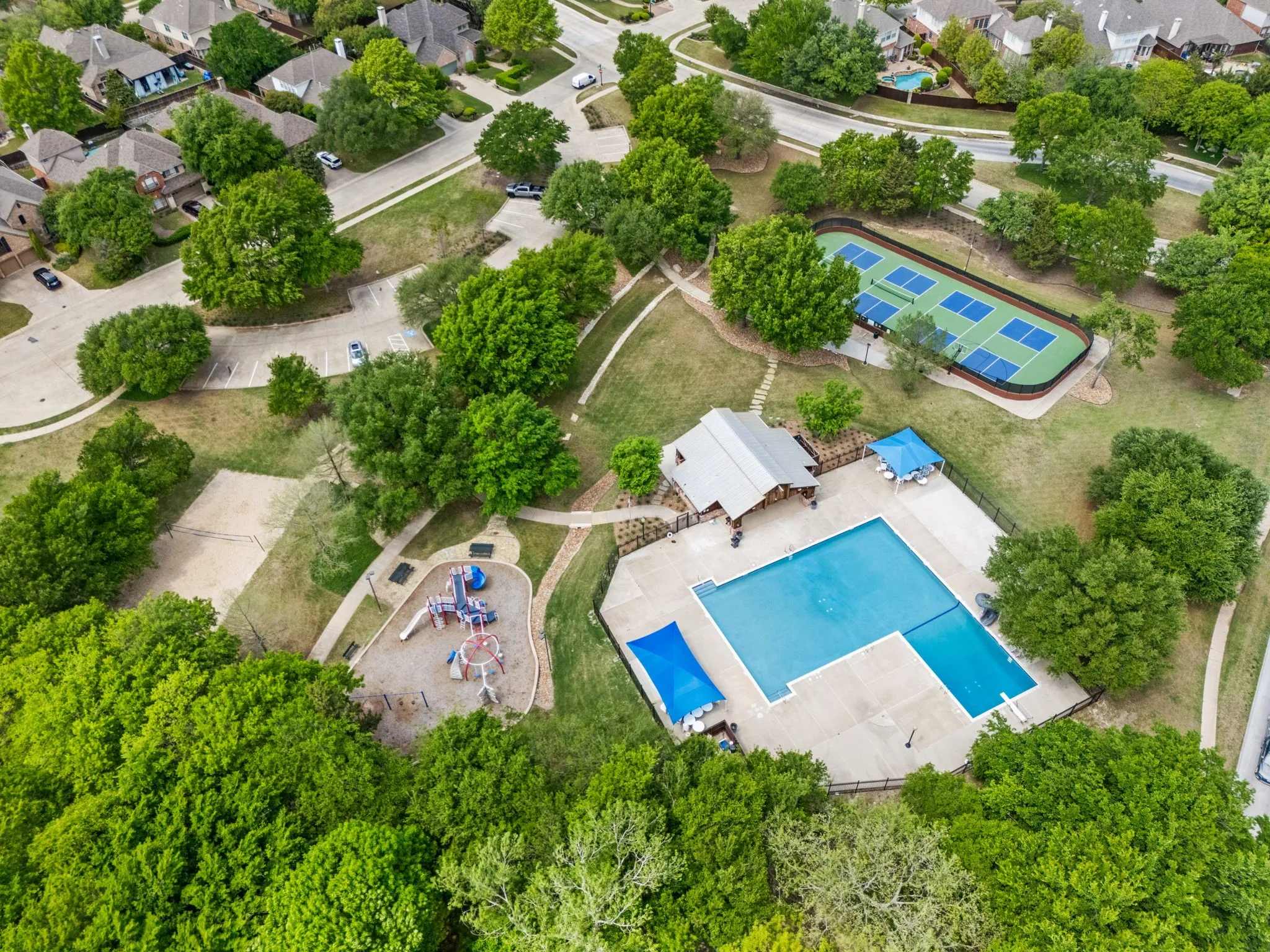 Single Family Residence For Sale in Collin County , 2001 Fleming Drive, Mc Kinney, Texas 75072, 4 Bedroom, 4 Bathroom, 3 Garage spaces, 3,468 Sqft, built in 2000, mls#21182889, Real Estate Agent in Mc Kinney, Homes For Sale in Collin county, Homes For Sale in Mc Kinney, Realtor in Mc Kinney Texas, Real Estate Brokerage Independent Realty Texas, Luminita Cordes Realtor