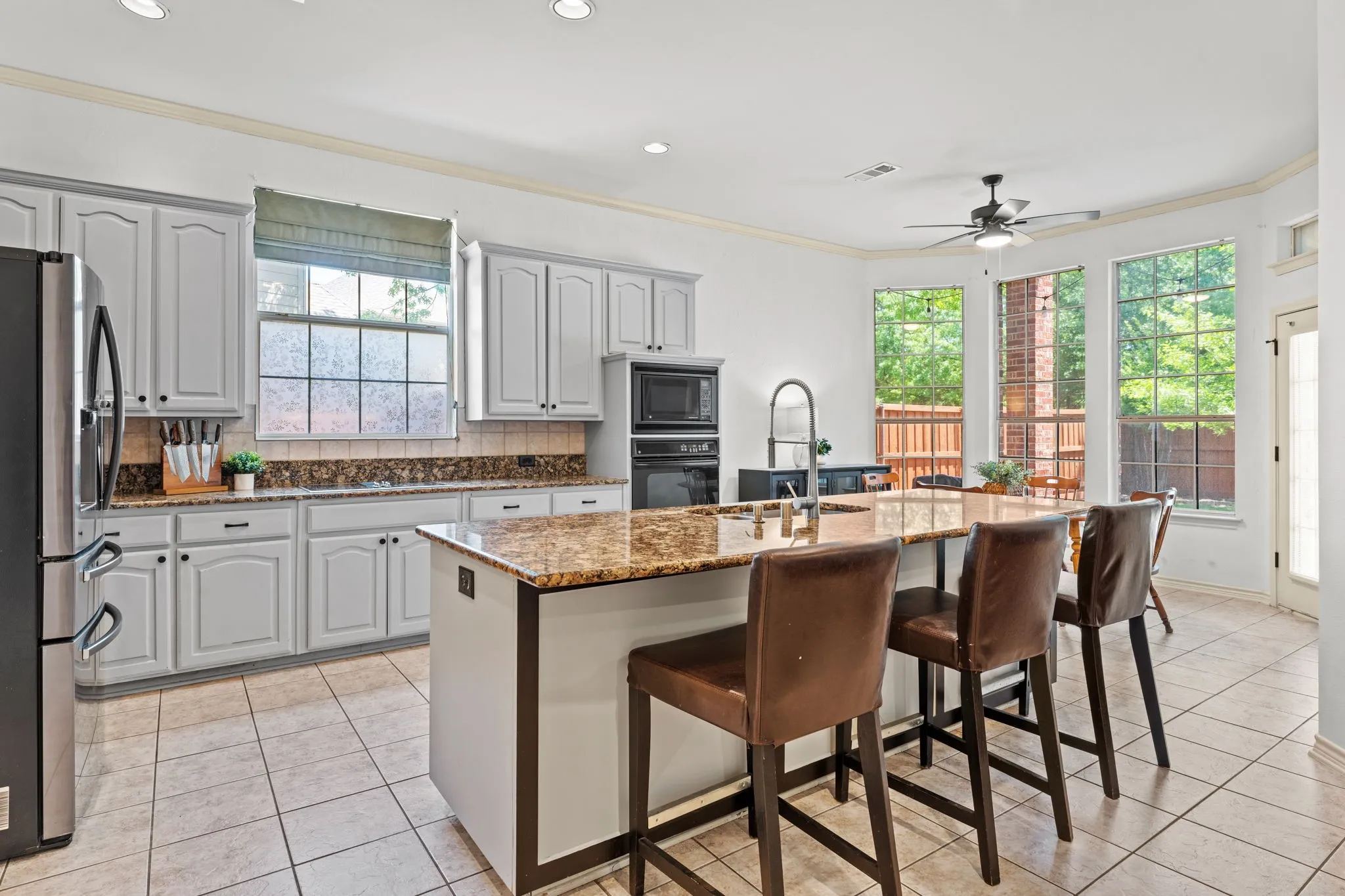 Single Family Residence For Sale in Collin County , 2001 Fleming Drive, Mc Kinney, Texas 75072, 4 Bedroom, 4 Bathroom, 3 Garage spaces, 3,468 Sqft, built in 2000, mls#21182889, Real Estate Agent in Mc Kinney, Homes For Sale in Collin county, Homes For Sale in Mc Kinney, Realtor in Mc Kinney Texas, Real Estate Brokerage Independent Realty Texas, Luminita Cordes Realtor