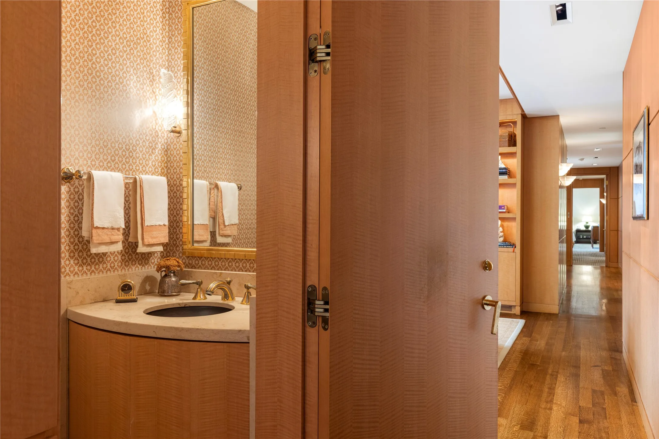 Condominium For Sale in Dallas County , 3831 Turtle Creek Boulevard PH 23B, Dallas, Texas 75219, 3 Bedroom, 4 Bathroom, 3 Garage spaces, 4,158 Sqft, built in 1981, Preowned, mls#21226032, Real Estate Agent in Dallas, Homes For Sale in Dallas county, Homes For Sale in Dallas, Realtor in Dallas Texas, Real Estate Brokerage Independent Realty Texas, Luminita Cordes Realtor