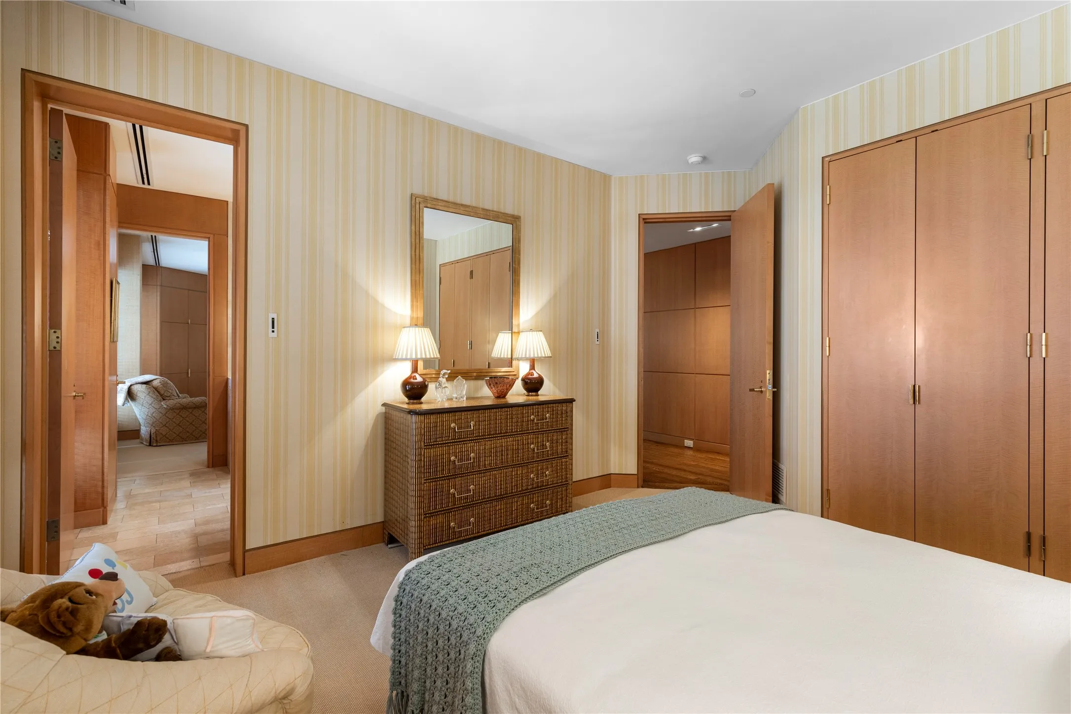 Condominium For Sale in Dallas County , 3831 Turtle Creek Boulevard PH 23B, Dallas, Texas 75219, 3 Bedroom, 4 Bathroom, 3 Garage spaces, 4,158 Sqft, built in 1981, Preowned, mls#21226032, Real Estate Agent in Dallas, Homes For Sale in Dallas county, Homes For Sale in Dallas, Realtor in Dallas Texas, Real Estate Brokerage Independent Realty Texas, Luminita Cordes Realtor