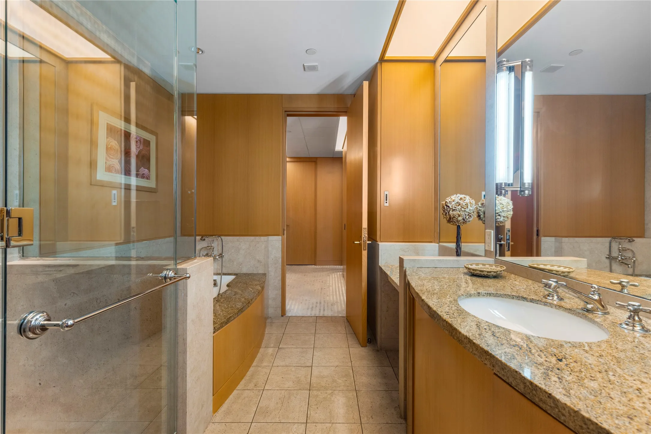 Condominium For Sale in Dallas County , 3831 Turtle Creek Boulevard PH 23B, Dallas, Texas 75219, 3 Bedroom, 4 Bathroom, 3 Garage spaces, 4,158 Sqft, built in 1981, Preowned, mls#21226032, Real Estate Agent in Dallas, Homes For Sale in Dallas county, Homes For Sale in Dallas, Realtor in Dallas Texas, Real Estate Brokerage Independent Realty Texas, Luminita Cordes Realtor
