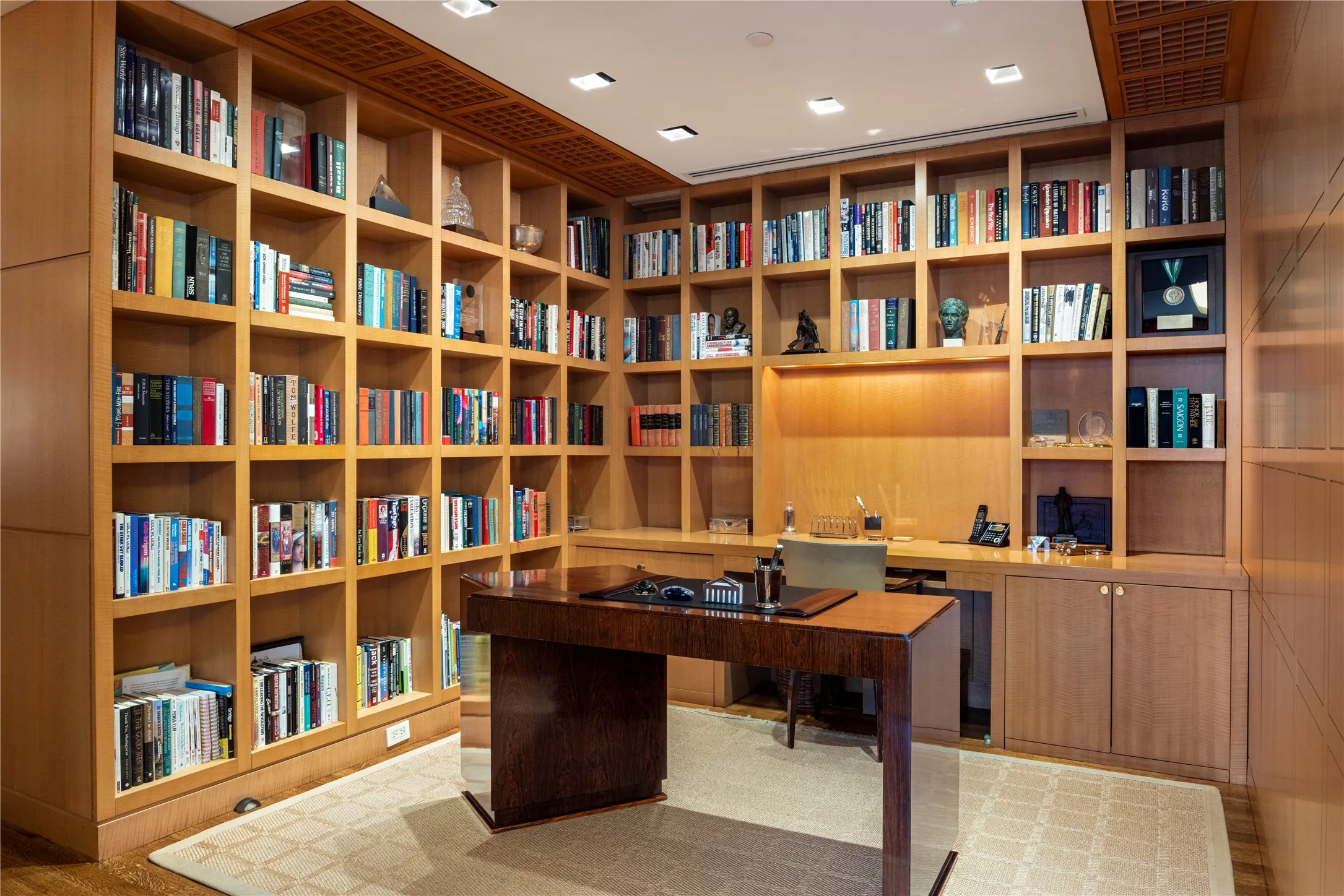 Condominium For Sale in Dallas County , 3831 Turtle Creek Boulevard PH 23B, Dallas, Texas 75219, 3 Bedroom, 4 Bathroom, 3 Garage spaces, 4,158 Sqft, built in 1981, Preowned, mls#21226032, Real Estate Agent in Dallas, Homes For Sale in Dallas county, Homes For Sale in Dallas, Realtor in Dallas Texas, Real Estate Brokerage Independent Realty Texas, Luminita Cordes Realtor