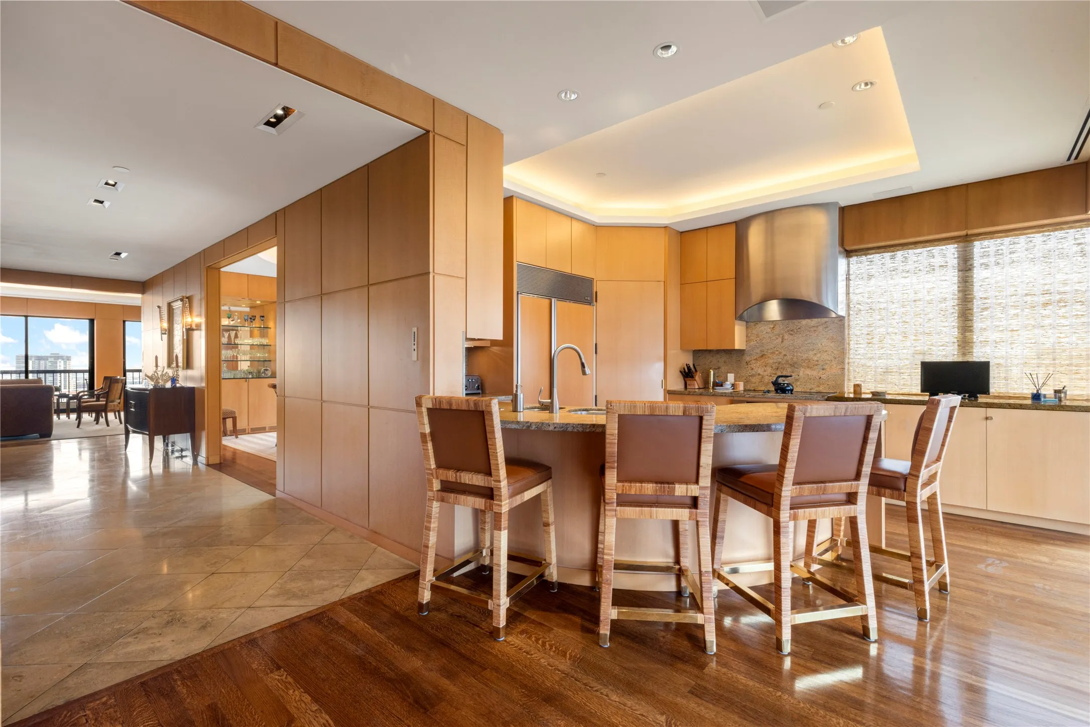 Condominium For Sale in Dallas County , 3831 Turtle Creek Boulevard PH 23B, Dallas, Texas 75219, 3 Bedroom, 4 Bathroom, 3 Garage spaces, 4,158 Sqft, built in 1981, Preowned, mls#21226032, Real Estate Agent in Dallas, Homes For Sale in Dallas county, Homes For Sale in Dallas, Realtor in Dallas Texas, Real Estate Brokerage Independent Realty Texas, Luminita Cordes Realtor