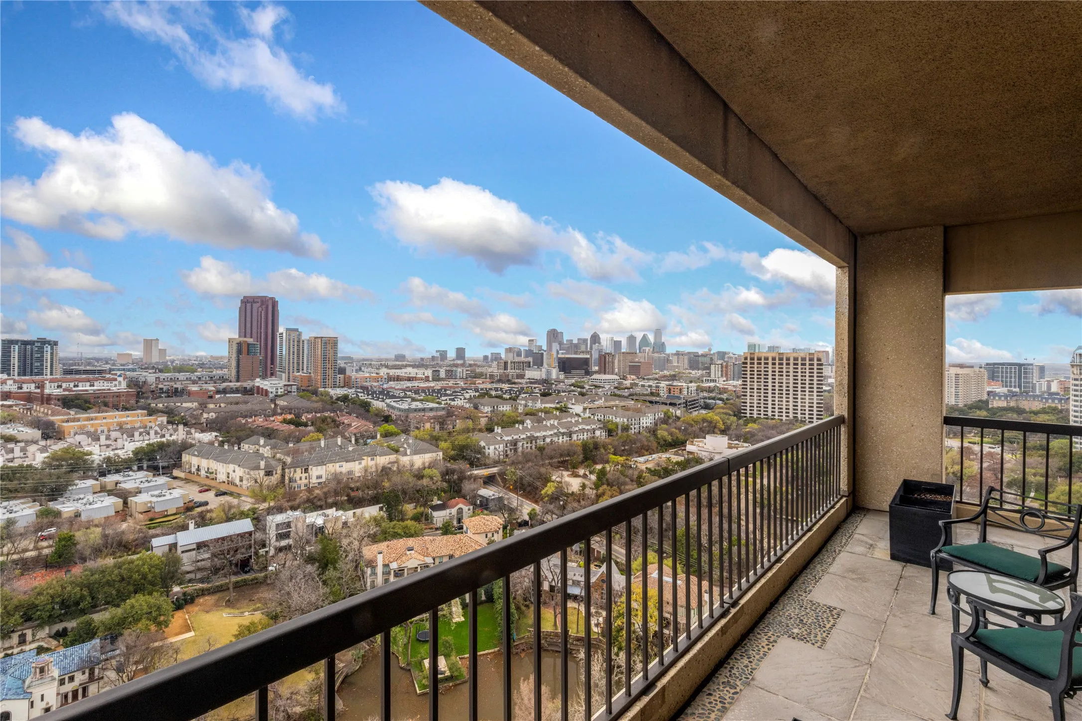 Condominium For Sale in Dallas County , 3831 Turtle Creek Boulevard PH 23B, Dallas, Texas 75219, 3 Bedroom, 4 Bathroom, 3 Garage spaces, 4,158 Sqft, built in 1981, Preowned, mls#21226032, Real Estate Agent in Dallas, Homes For Sale in Dallas county, Homes For Sale in Dallas, Realtor in Dallas Texas, Real Estate Brokerage Independent Realty Texas, Luminita Cordes Realtor