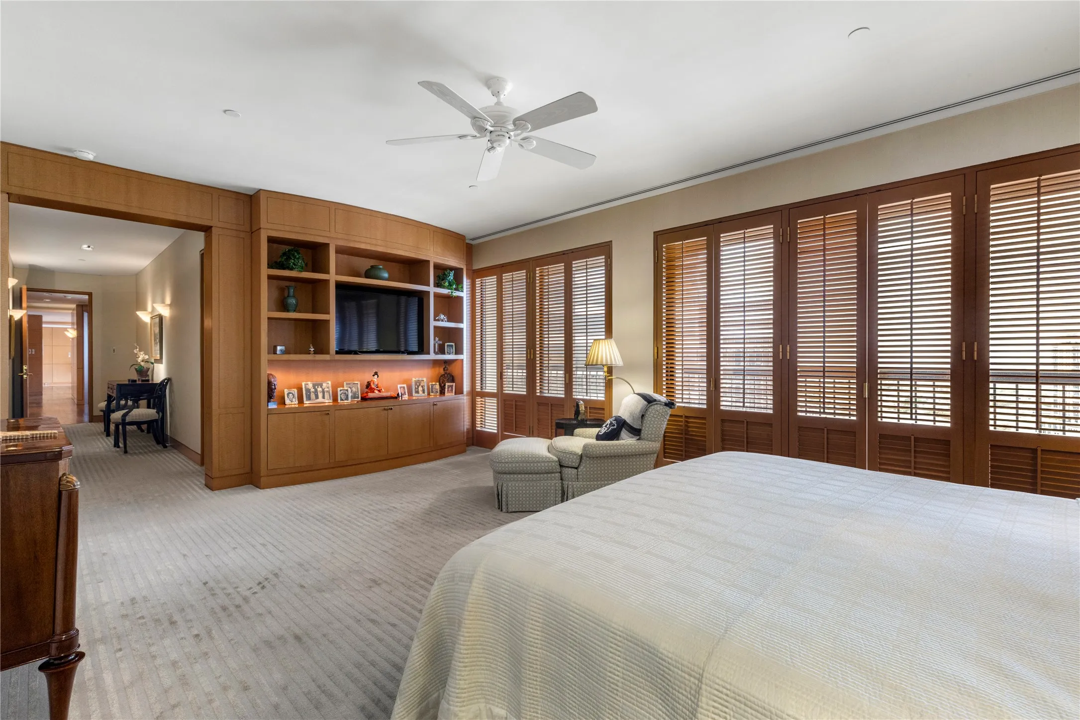 Condominium For Sale in Dallas County , 3831 Turtle Creek Boulevard PH 23B, Dallas, Texas 75219, 3 Bedroom, 4 Bathroom, 3 Garage spaces, 4,158 Sqft, built in 1981, Preowned, mls#21226032, Real Estate Agent in Dallas, Homes For Sale in Dallas county, Homes For Sale in Dallas, Realtor in Dallas Texas, Real Estate Brokerage Independent Realty Texas, Luminita Cordes Realtor