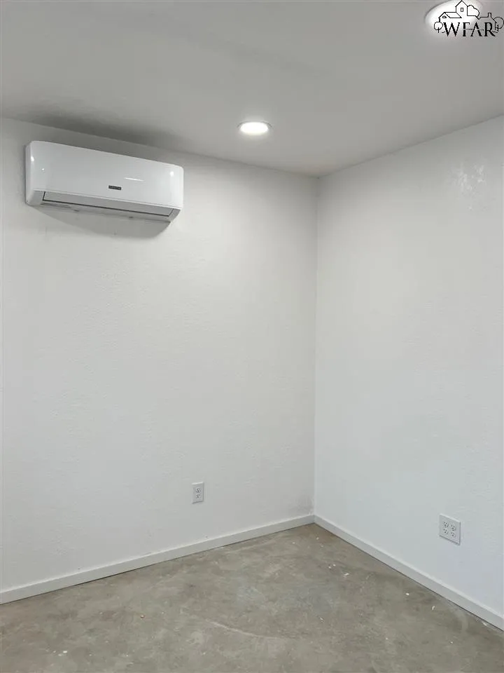 Business For Rent in Wichita County , 1433 30th, Wichita Falls, Texas 76302, 0, 0, Garage spaces, 0 Sqft, built in 2023, Preowned, Price $1,650, mls#21227164, Real Estate Agent in Wichita Falls, Homes For Rent in Wichita county, Homes For Rent in Wichita Falls, Realtor in Wichita Falls Texas, Real Estate Brokerage Independent Realty Texas, Luminita Cordes Realtor