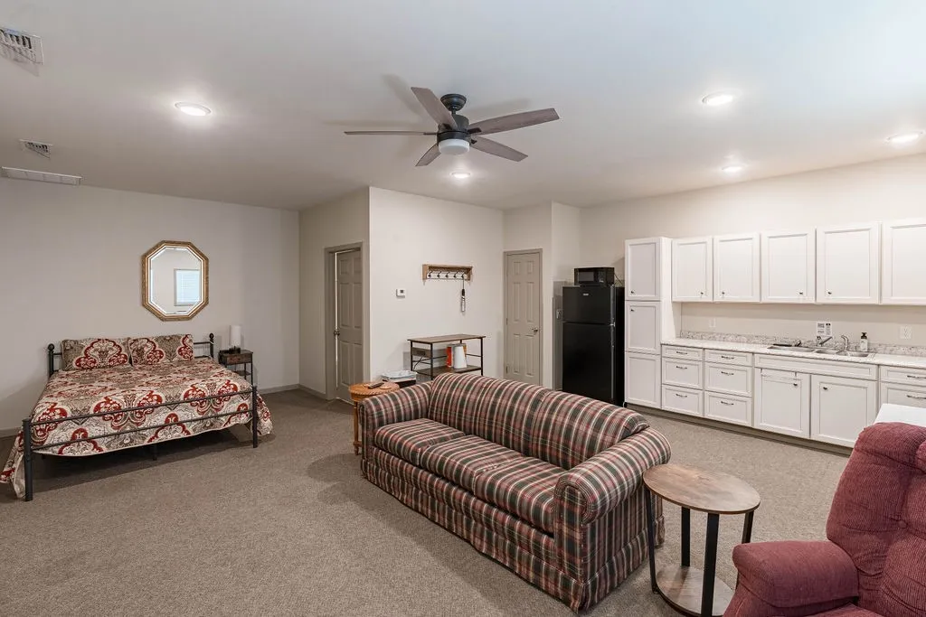 Single Family Residence For Sale in Anderson County , 401 An County Road 138, Elkhart, Texas 75839, 3 Bedroom, 2 Bathroom, 2 Garage spaces, 2,771 Sqft, built in 2020, Price $1,395,000, mls#21227181, Real Estate Agent in Elkhart, Homes For Sale in Anderson county, Homes For Sale in Elkhart, Realtor in Elkhart Texas, Real Estate Brokerage Independent Realty Texas, Luminita Cordes Realtor