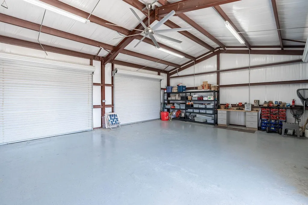 Single Family Residence For Sale in Anderson County , 401 An County Road 138, Elkhart, Texas 75839, 3 Bedroom, 2 Bathroom, 2 Garage spaces, 2,771 Sqft, built in 2020, Price $1,395,000, mls#21227181, Real Estate Agent in Elkhart, Homes For Sale in Anderson county, Homes For Sale in Elkhart, Realtor in Elkhart Texas, Real Estate Brokerage Independent Realty Texas, Luminita Cordes Realtor
