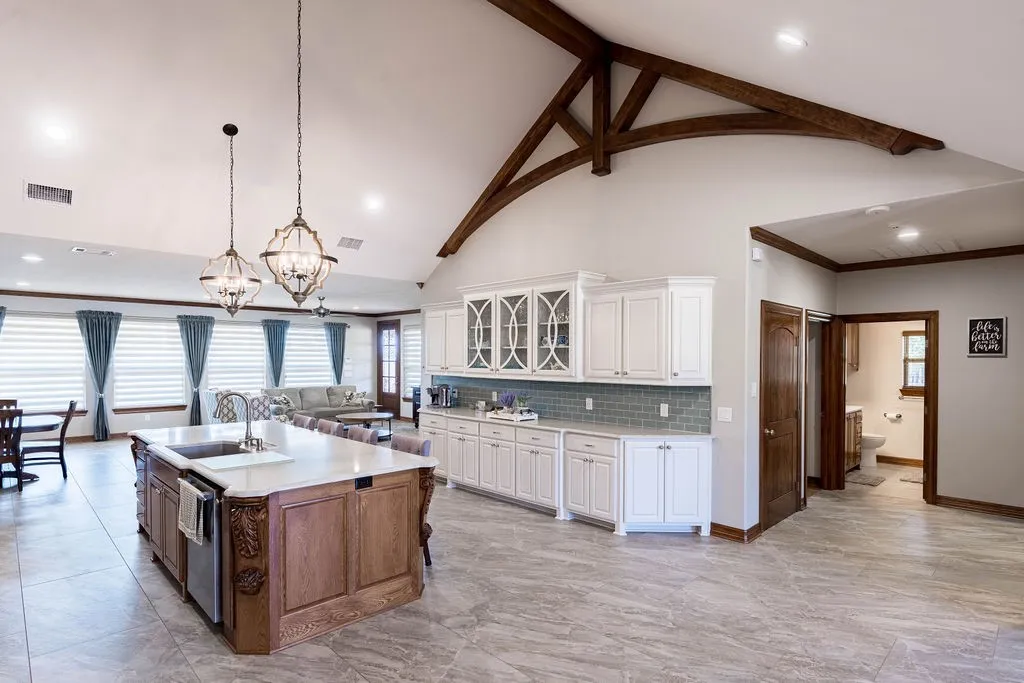Single Family Residence For Sale in Anderson County , 401 An County Road 138, Elkhart, Texas 75839, 3 Bedroom, 2 Bathroom, 2 Garage spaces, 2,771 Sqft, built in 2020, Price $1,395,000, mls#21227181, Real Estate Agent in Elkhart, Homes For Sale in Anderson county, Homes For Sale in Elkhart, Realtor in Elkhart Texas, Real Estate Brokerage Independent Realty Texas, Luminita Cordes Realtor