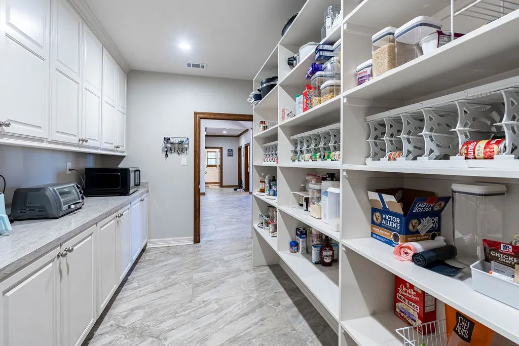 Single Family Residence For Sale in Anderson County , 401 An County Road 138, Elkhart, Texas 75839, 3 Bedroom, 2 Bathroom, 2 Garage spaces, 2,771 Sqft, built in 2020, Price $1,395,000, mls#21227181, Real Estate Agent in Elkhart, Homes For Sale in Anderson county, Homes For Sale in Elkhart, Realtor in Elkhart Texas, Real Estate Brokerage Independent Realty Texas, Luminita Cordes Realtor