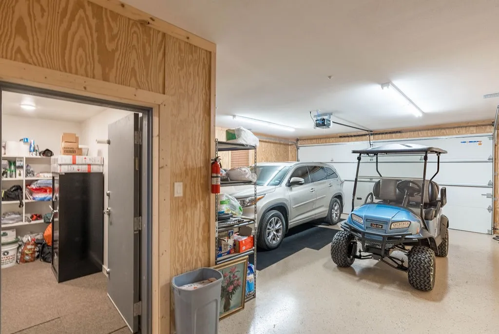 Single Family Residence For Sale in Anderson County , 401 An County Road 138, Elkhart, Texas 75839, 3 Bedroom, 2 Bathroom, 2 Garage spaces, 2,771 Sqft, built in 2020, Price $1,395,000, mls#21227181, Real Estate Agent in Elkhart, Homes For Sale in Anderson county, Homes For Sale in Elkhart, Realtor in Elkhart Texas, Real Estate Brokerage Independent Realty Texas, Luminita Cordes Realtor