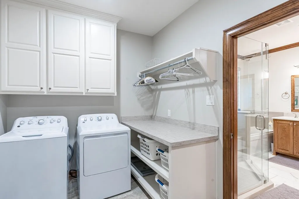 Single Family Residence For Sale in Anderson County , 401 An County Road 138, Elkhart, Texas 75839, 3 Bedroom, 2 Bathroom, 2 Garage spaces, 2,771 Sqft, built in 2020, Price $1,395,000, mls#21227181, Real Estate Agent in Elkhart, Homes For Sale in Anderson county, Homes For Sale in Elkhart, Realtor in Elkhart Texas, Real Estate Brokerage Independent Realty Texas, Luminita Cordes Realtor