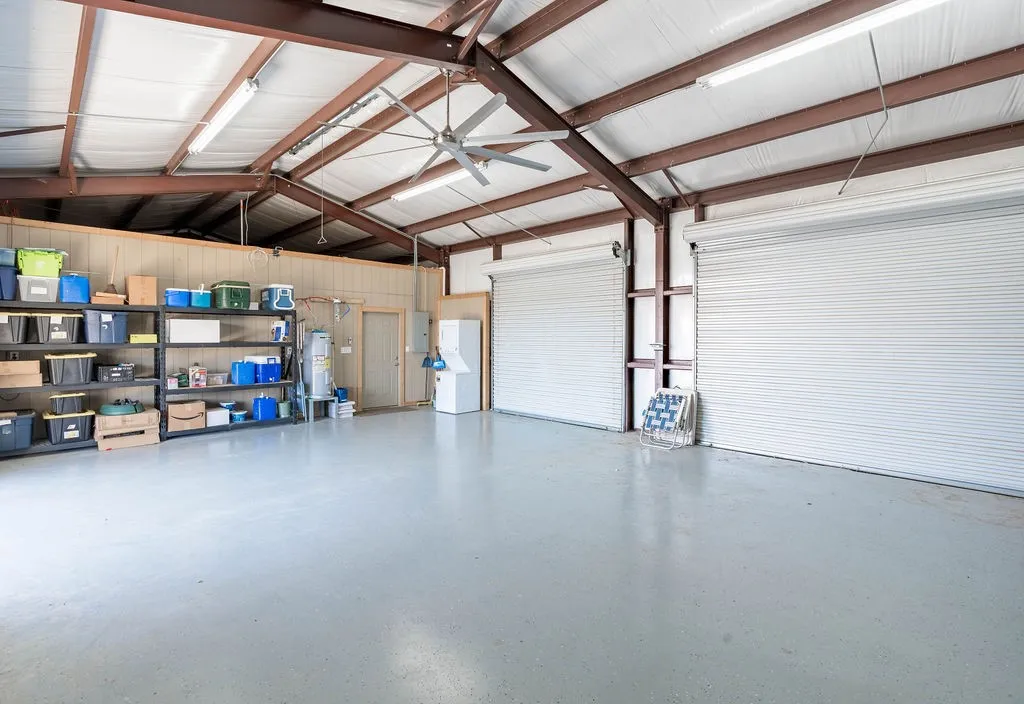 Single Family Residence For Sale in Anderson County , 401 An County Road 138, Elkhart, Texas 75839, 3 Bedroom, 2 Bathroom, 2 Garage spaces, 2,771 Sqft, built in 2020, Price $1,395,000, mls#21227181, Real Estate Agent in Elkhart, Homes For Sale in Anderson county, Homes For Sale in Elkhart, Realtor in Elkhart Texas, Real Estate Brokerage Independent Realty Texas, Luminita Cordes Realtor