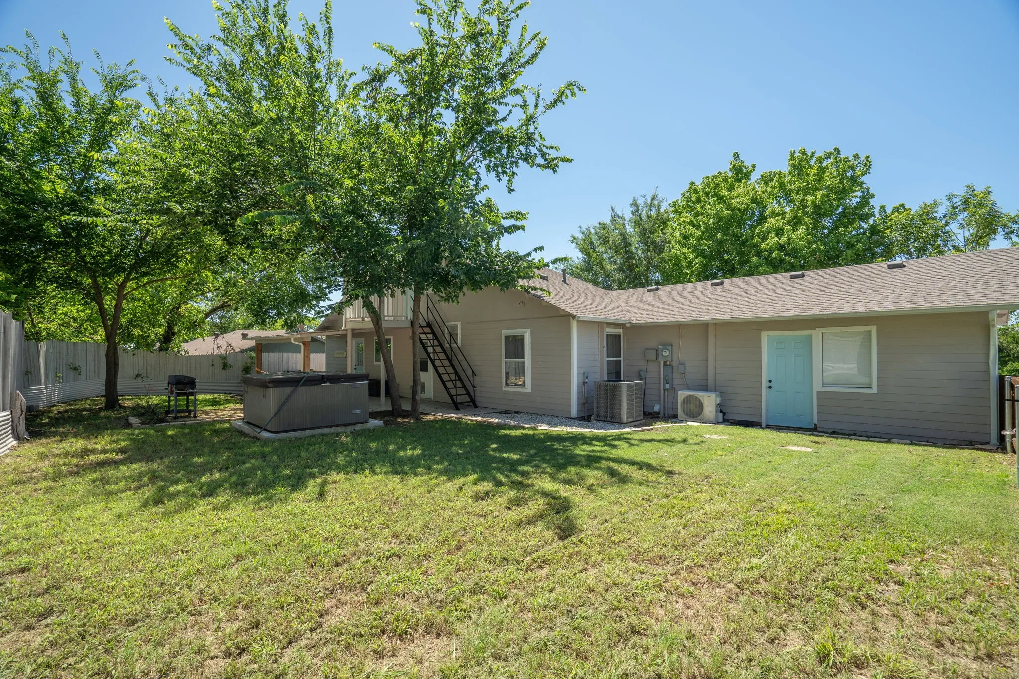 Single Family Residence For Sale in Collin County , 7431 County Road 964, Nevada, Texas 75173, 3 Bedroom, 3 Bathroom, 2 Garage spaces, 2,177 Sqft, built in 2009, Preowned, mls#21187165, Real Estate Agent in Nevada, Homes For Sale in Collin county, Homes For Sale in Nevada, Realtor in Nevada Texas, Real Estate Brokerage Independent Realty Texas, Luminita Cordes Realtor
