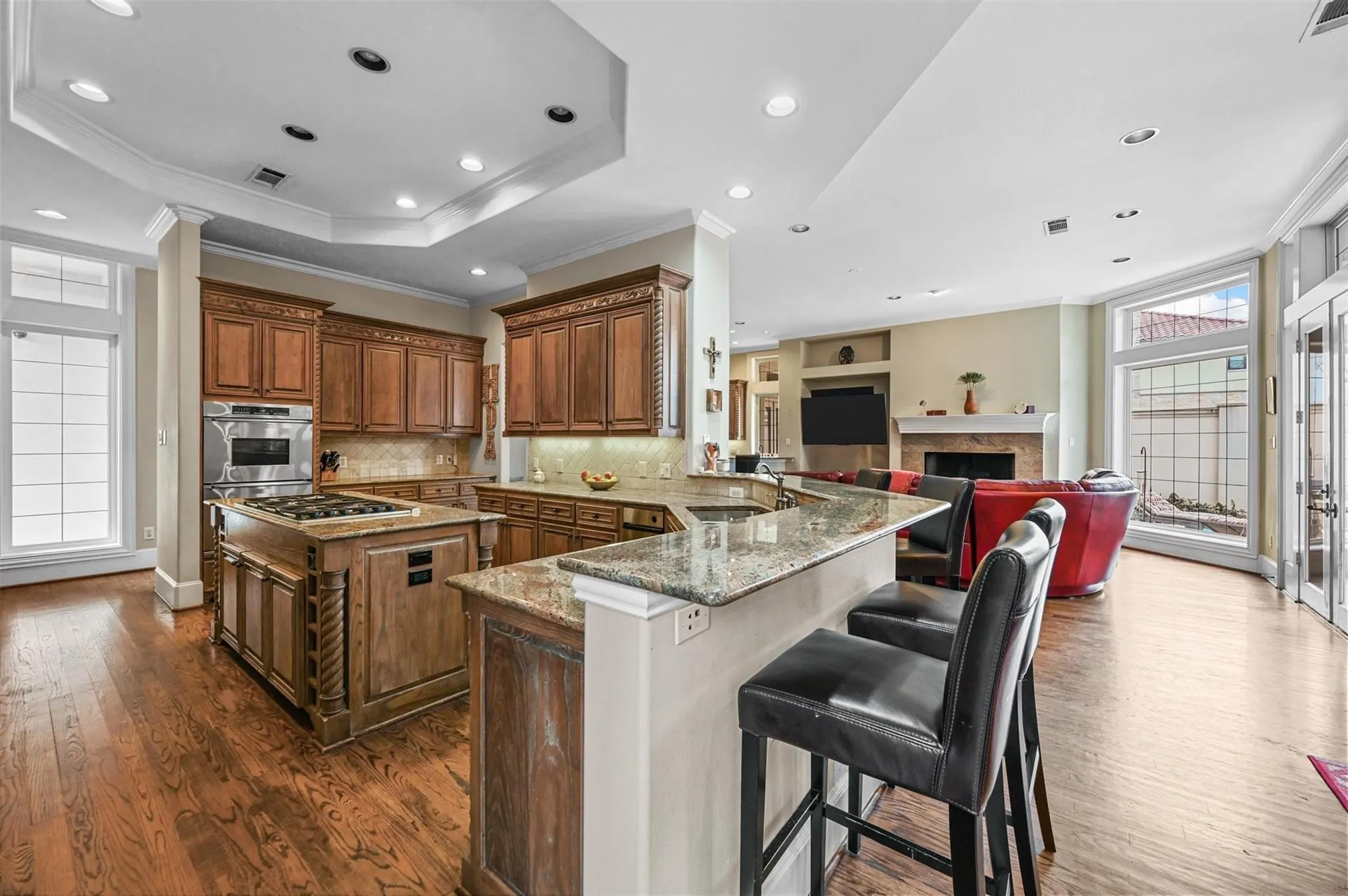 Single Family Residence For Rent in Dallas County , 3320 Harvard Avenue, Highland Park, Texas 75205, 5 Bedrooms, 6 Bathrooms, 3 Garage spaces, 6,150 Sqft, built in 2000, Price $12,000, mls#21227259, Real Estate Agent in Highland Park, Homes For Rent in Dallas county, Homes For Rent in Highland Park, Realtor in Highland Park Texas, Real Estate Brokerage Independent Realty Texas, Luminita Cordes Realtor