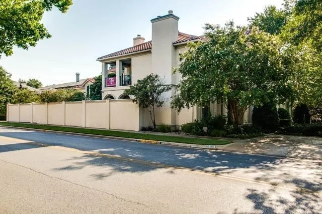 Single Family Residence For Rent in Dallas County , 3320 Harvard Avenue, Highland Park, Texas 75205, 5 Bedrooms, 6 Bathrooms, 3 Garage spaces, 6,150 Sqft, built in 2000, Price $12,000, mls#21227259, Real Estate Agent in Highland Park, Homes For Rent in Dallas county, Homes For Rent in Highland Park, Realtor in Highland Park Texas, Real Estate Brokerage Independent Realty Texas, Luminita Cordes Realtor