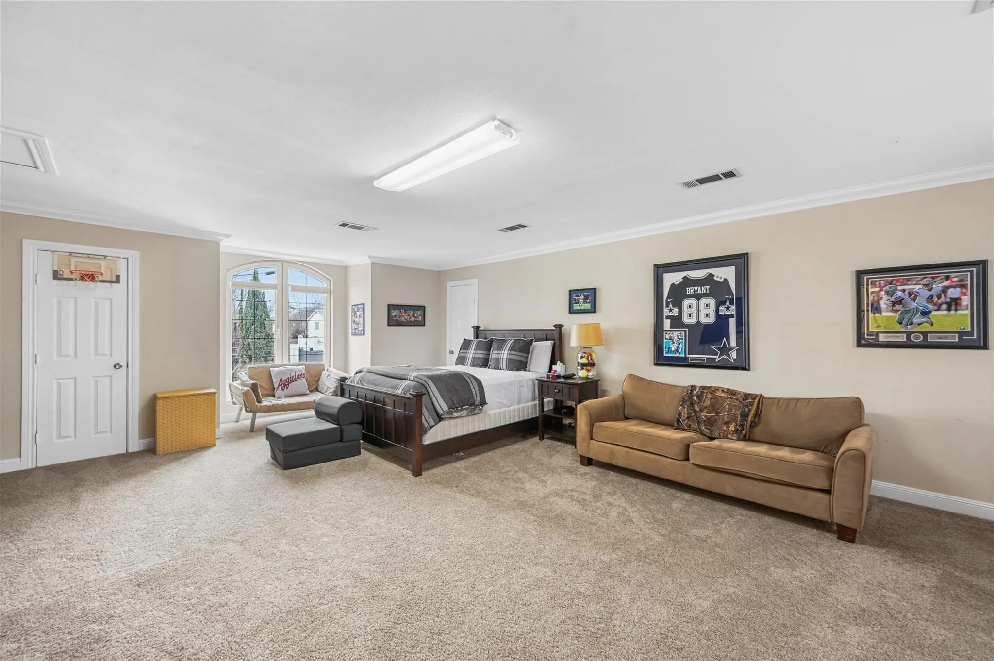 Single Family Residence For Rent in Dallas County , 3320 Harvard Avenue, Highland Park, Texas 75205, 5 Bedrooms, 6 Bathrooms, 3 Garage spaces, 6,150 Sqft, built in 2000, Price $12,000, mls#21227259, Real Estate Agent in Highland Park, Homes For Rent in Dallas county, Homes For Rent in Highland Park, Realtor in Highland Park Texas, Real Estate Brokerage Independent Realty Texas, Luminita Cordes Realtor