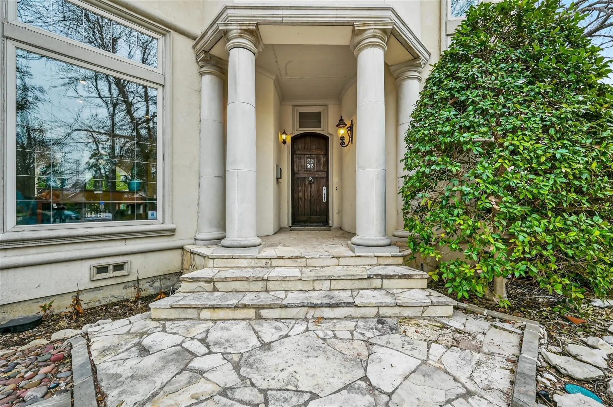 Single Family Residence For Rent in Dallas County , 3320 Harvard Avenue, Highland Park, Texas 75205, 5 Bedrooms, 6 Bathrooms, 3 Garage spaces, 6,150 Sqft, built in 2000, Price $12,000, mls#21227259, Real Estate Agent in Highland Park, Homes For Rent in Dallas county, Homes For Rent in Highland Park, Realtor in Highland Park Texas, Real Estate Brokerage Independent Realty Texas, Luminita Cordes Realtor