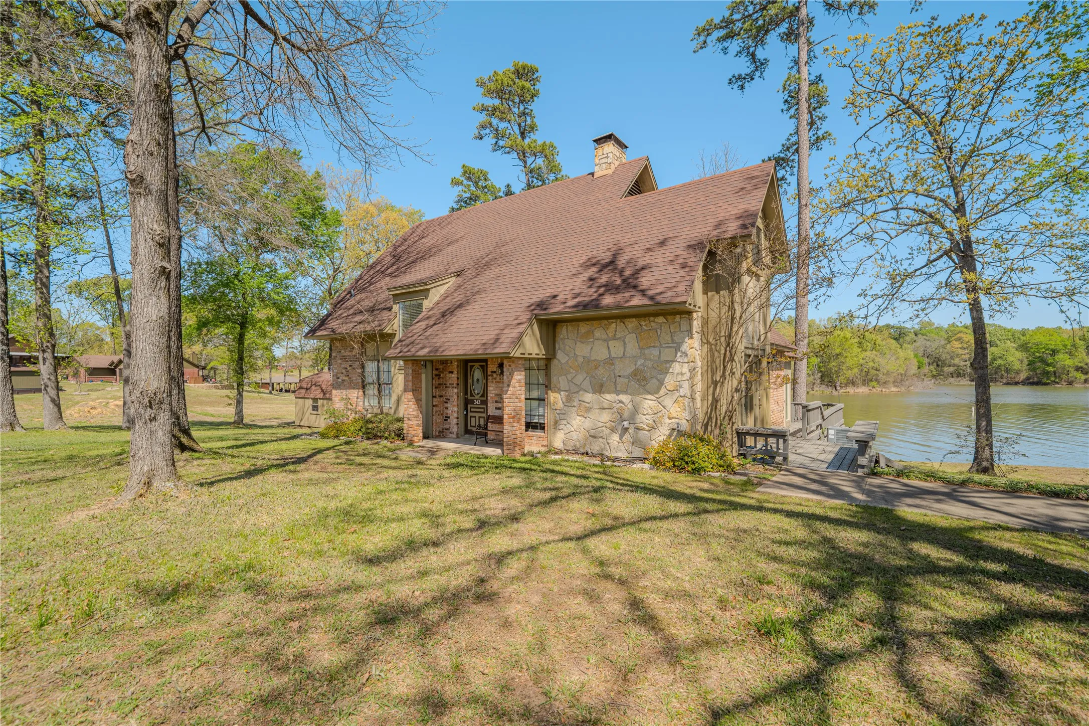 Single Family Residence For Sale in Titus County , 343 County Road 2938 N, Pittsburg, Texas 75686, 4 Bedrooms, 3 Bathrooms, Garage spaces, 1,828 Sqft, built in 1987, Preowned, Price $695,000, mls#21227251, Real Estate Agent in Pittsburg, Homes For Sale in Titus county, Homes For Sale in Pittsburg, Realtor in Pittsburg Texas, Real Estate Brokerage Independent Realty Texas, Luminita Cordes Realtor