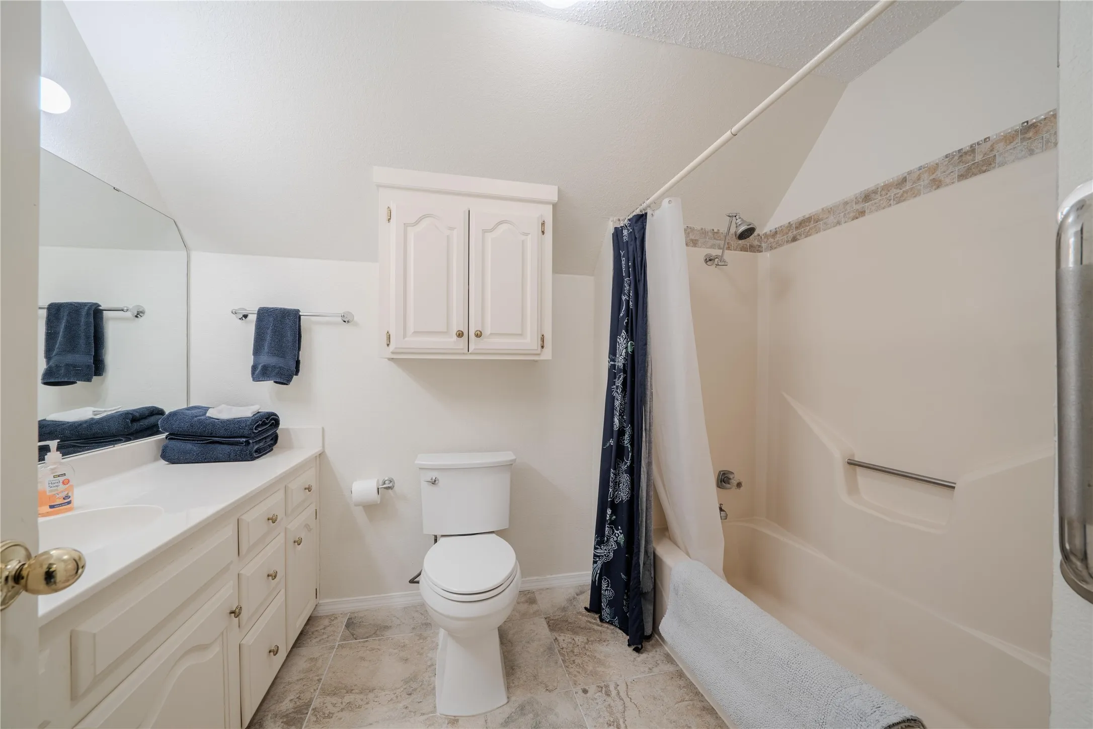 Single Family Residence For Sale in Titus County , 343 County Road 2938 N, Pittsburg, Texas 75686, 4 Bedrooms, 3 Bathrooms, Garage spaces, 1,828 Sqft, built in 1987, Preowned, Price $695,000, mls#21227251, Real Estate Agent in Pittsburg, Homes For Sale in Titus county, Homes For Sale in Pittsburg, Realtor in Pittsburg Texas, Real Estate Brokerage Independent Realty Texas, Luminita Cordes Realtor