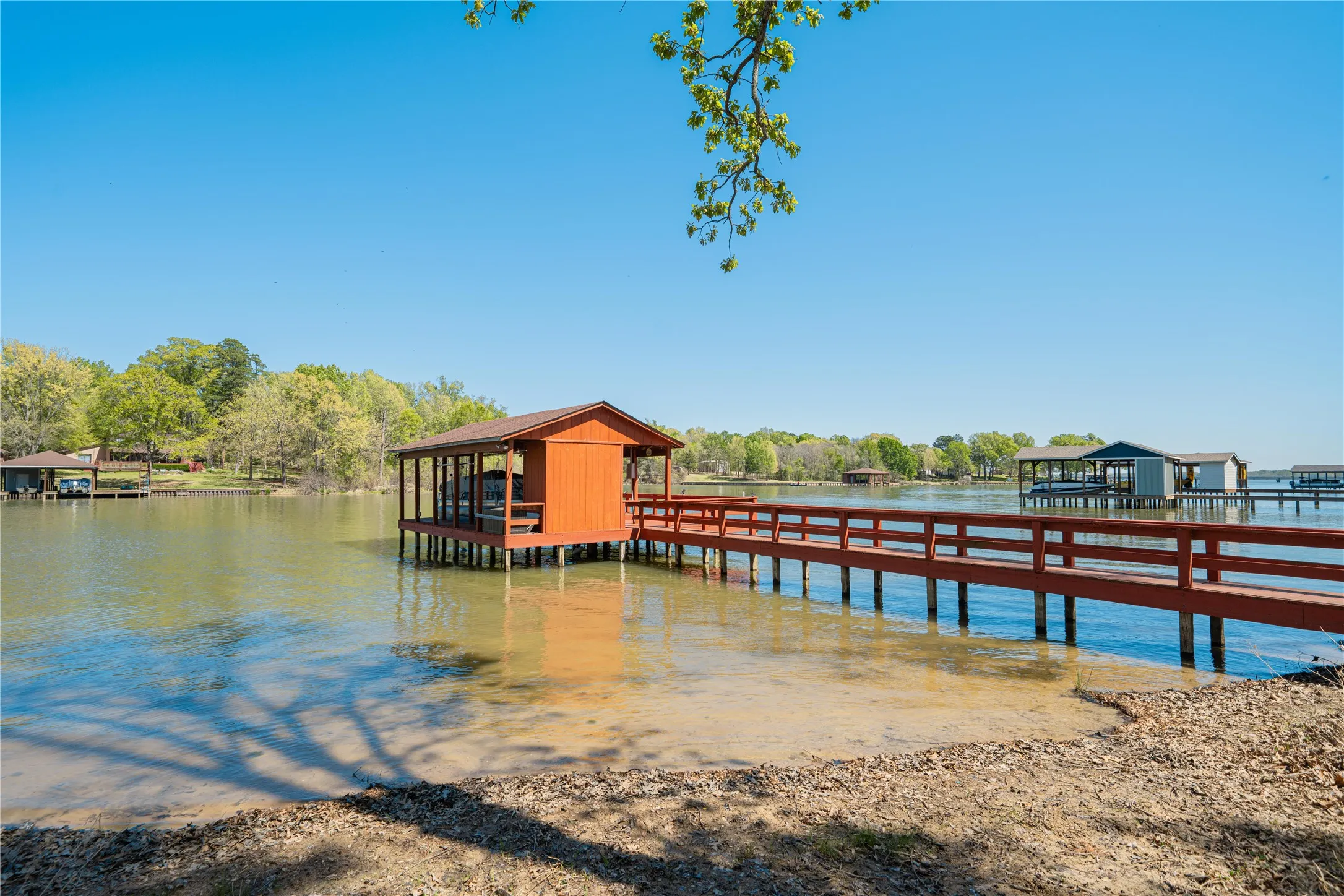 Single Family Residence For Sale in Titus County , 343 County Road 2938 N, Pittsburg, Texas 75686, 4 Bedrooms, 3 Bathrooms, Garage spaces, 1,828 Sqft, built in 1987, Preowned, Price $695,000, mls#21227251, Real Estate Agent in Pittsburg, Homes For Sale in Titus county, Homes For Sale in Pittsburg, Realtor in Pittsburg Texas, Real Estate Brokerage Independent Realty Texas, Luminita Cordes Realtor