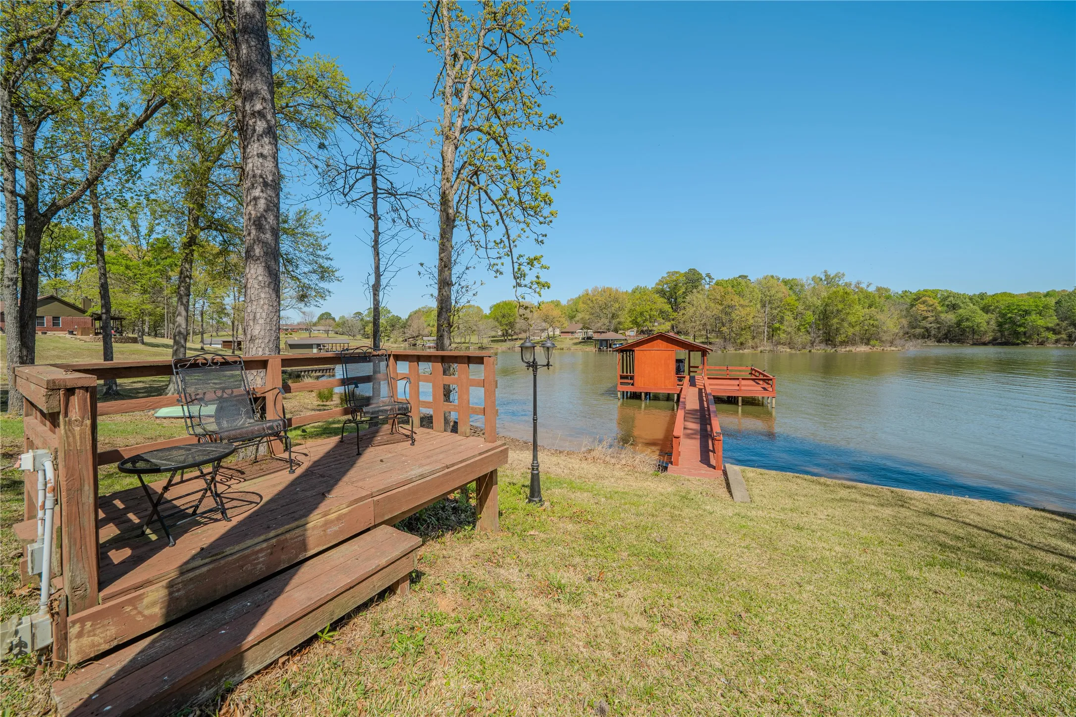 Single Family Residence For Sale in Titus County , 343 County Road 2938 N, Pittsburg, Texas 75686, 4 Bedrooms, 3 Bathrooms, Garage spaces, 1,828 Sqft, built in 1987, Preowned, Price $695,000, mls#21227251, Real Estate Agent in Pittsburg, Homes For Sale in Titus county, Homes For Sale in Pittsburg, Realtor in Pittsburg Texas, Real Estate Brokerage Independent Realty Texas, Luminita Cordes Realtor