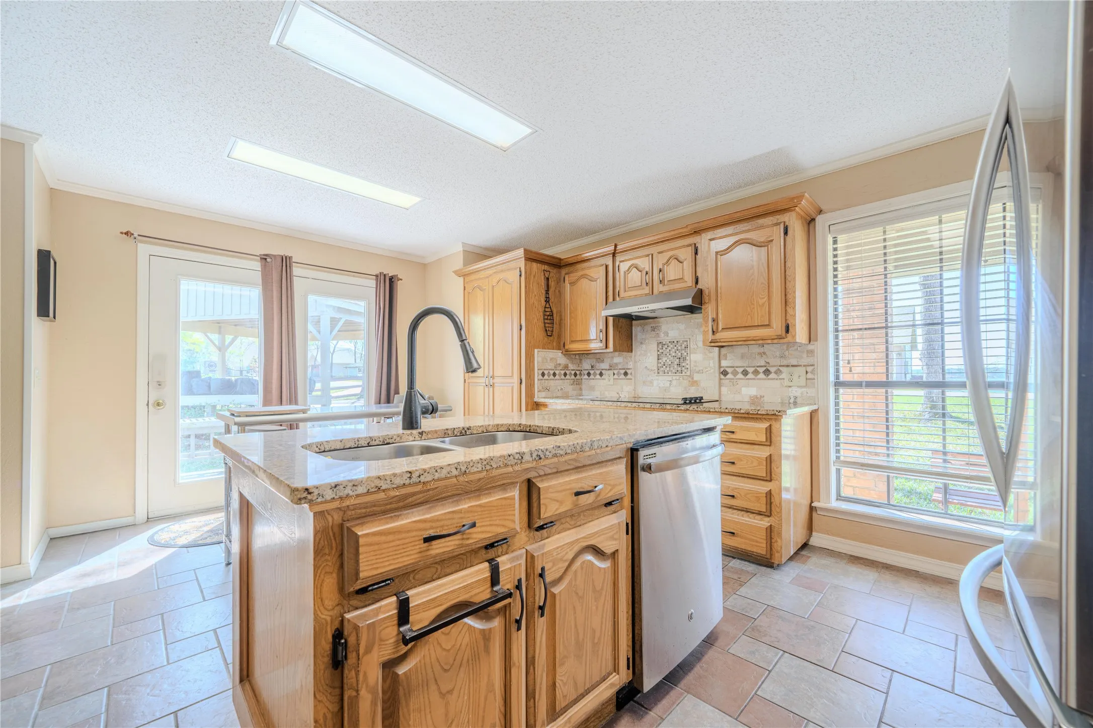 Single Family Residence For Sale in Titus County , 343 County Road 2938 N, Pittsburg, Texas 75686, 4 Bedrooms, 3 Bathrooms, Garage spaces, 1,828 Sqft, built in 1987, Preowned, Price $695,000, mls#21227251, Real Estate Agent in Pittsburg, Homes For Sale in Titus county, Homes For Sale in Pittsburg, Realtor in Pittsburg Texas, Real Estate Brokerage Independent Realty Texas, Luminita Cordes Realtor