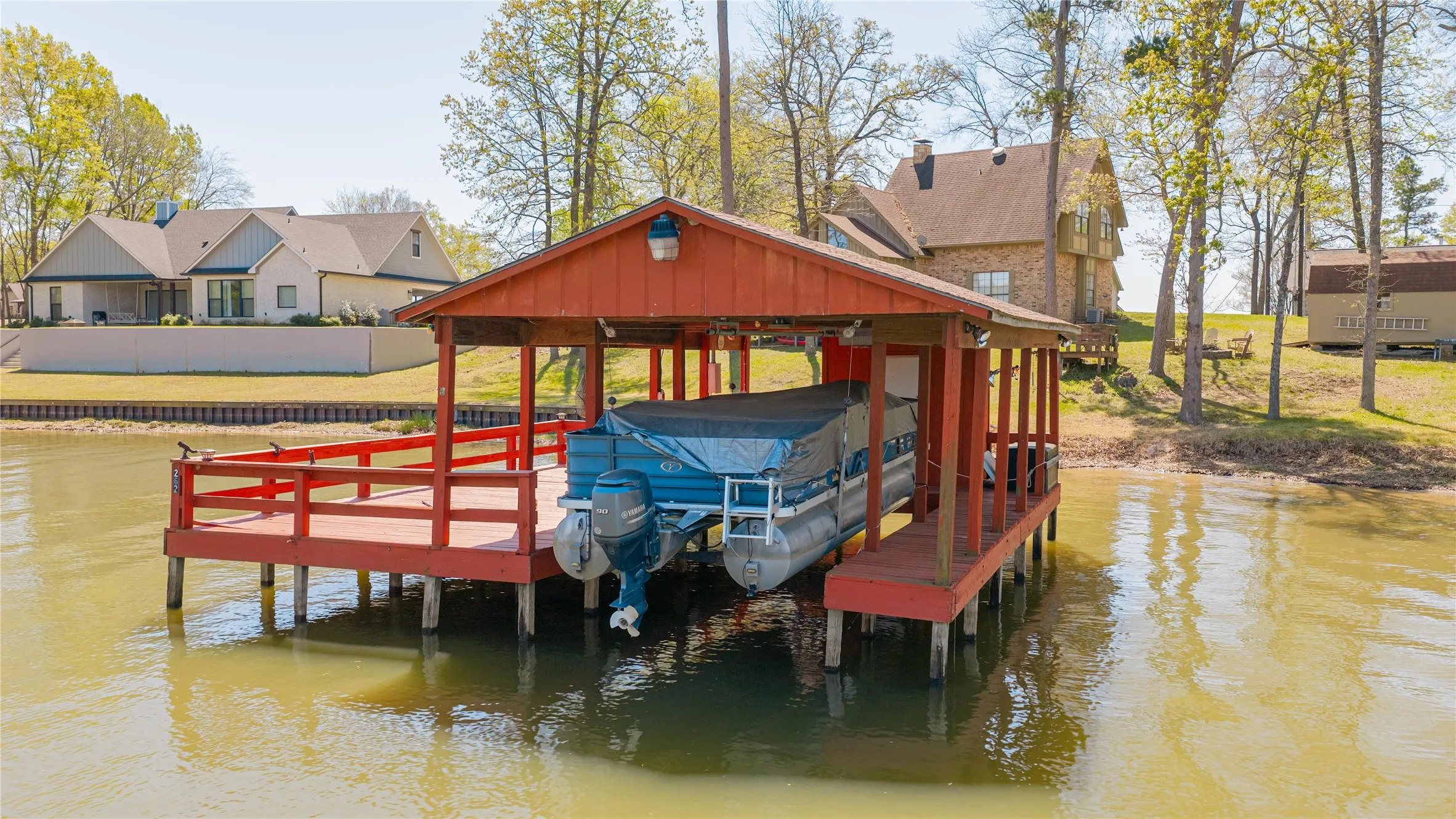 Single Family Residence For Sale in Titus County , 343 County Road 2938 N, Pittsburg, Texas 75686, 4 Bedrooms, 3 Bathrooms, Garage spaces, 1,828 Sqft, built in 1987, Preowned, Price $695,000, mls#21227251, Real Estate Agent in Pittsburg, Homes For Sale in Titus county, Homes For Sale in Pittsburg, Realtor in Pittsburg Texas, Real Estate Brokerage Independent Realty Texas, Luminita Cordes Realtor