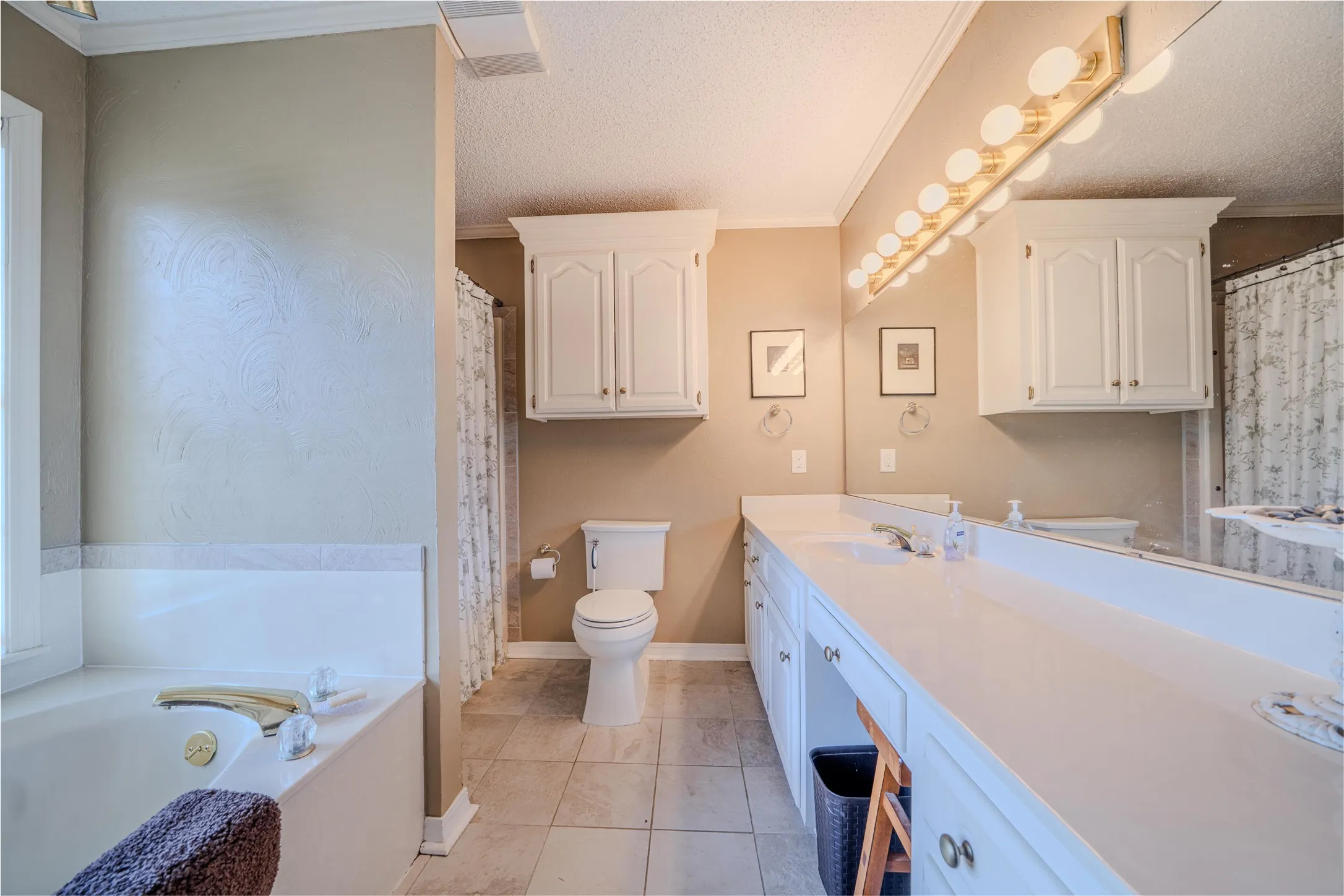 Single Family Residence For Sale in Titus County , 343 County Road 2938 N, Pittsburg, Texas 75686, 4 Bedrooms, 3 Bathrooms, Garage spaces, 1,828 Sqft, built in 1987, Preowned, Price $695,000, mls#21227251, Real Estate Agent in Pittsburg, Homes For Sale in Titus county, Homes For Sale in Pittsburg, Realtor in Pittsburg Texas, Real Estate Brokerage Independent Realty Texas, Luminita Cordes Realtor