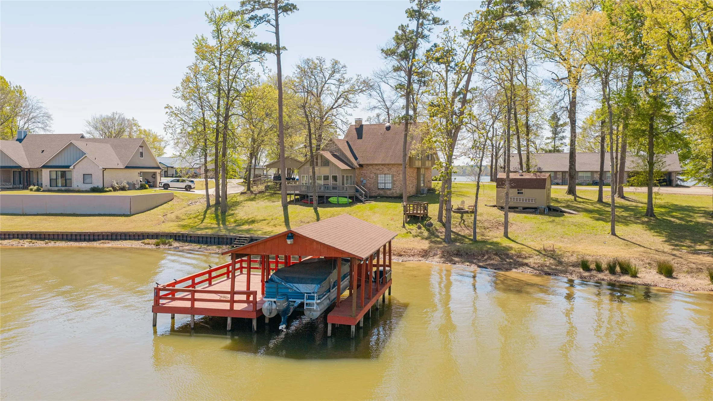 Single Family Residence For Sale in Titus County , 343 County Road 2938 N, Pittsburg, Texas 75686, 4 Bedrooms, 3 Bathrooms, Garage spaces, 1,828 Sqft, built in 1987, Preowned, Price $695,000, mls#21227251, Real Estate Agent in Pittsburg, Homes For Sale in Titus county, Homes For Sale in Pittsburg, Realtor in Pittsburg Texas, Real Estate Brokerage Independent Realty Texas, Luminita Cordes Realtor