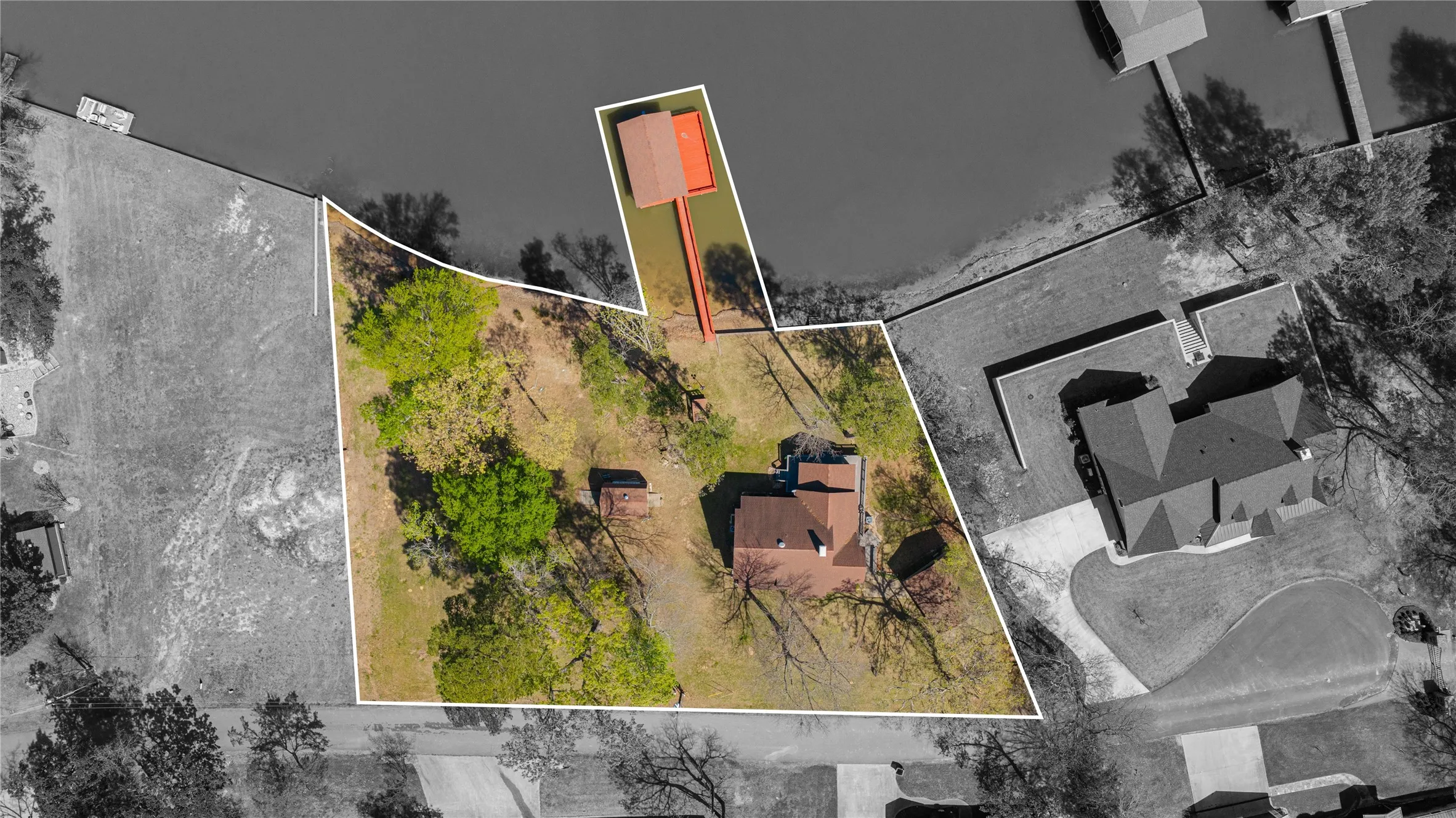 Single Family Residence For Sale in Titus County , 343 County Road 2938 N, Pittsburg, Texas 75686, 4 Bedrooms, 3 Bathrooms, Garage spaces, 1,828 Sqft, built in 1987, Preowned, Price $695,000, mls#21227251, Real Estate Agent in Pittsburg, Homes For Sale in Titus county, Homes For Sale in Pittsburg, Realtor in Pittsburg Texas, Real Estate Brokerage Independent Realty Texas, Luminita Cordes Realtor
