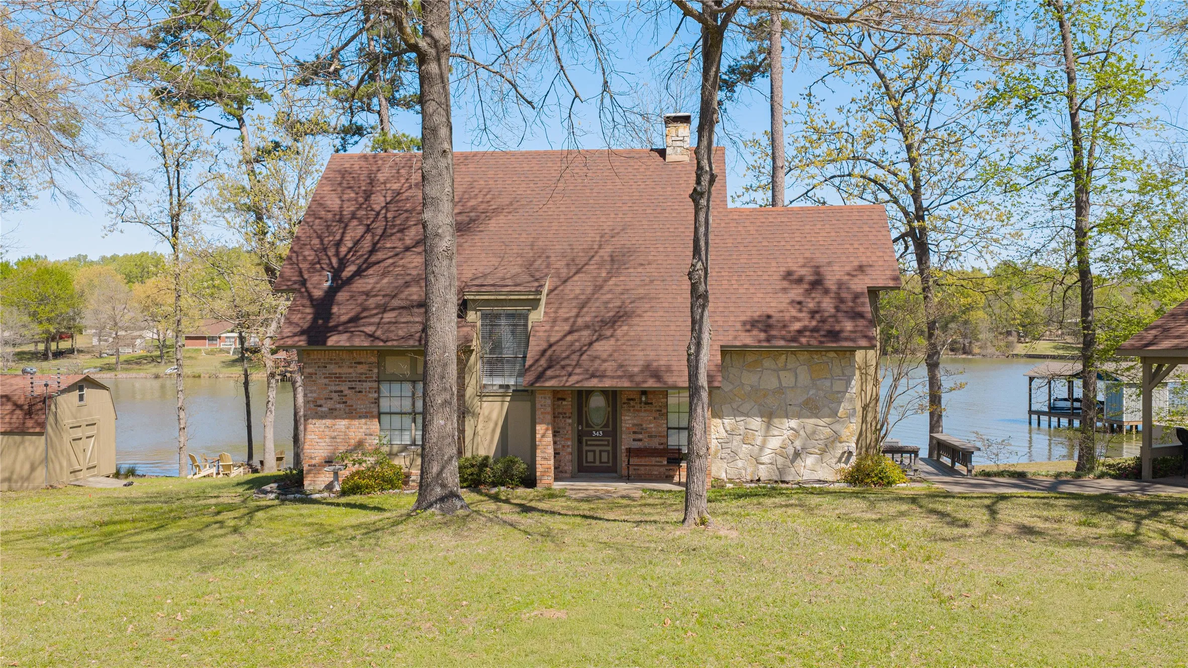 Single Family Residence For Sale in Titus County , 343 County Road 2938 N, Pittsburg, Texas 75686, 4 Bedrooms, 3 Bathrooms, Garage spaces, 1,828 Sqft, built in 1987, Preowned, Price $695,000, mls#21227251, Real Estate Agent in Pittsburg, Homes For Sale in Titus county, Homes For Sale in Pittsburg, Realtor in Pittsburg Texas, Real Estate Brokerage Independent Realty Texas, Luminita Cordes Realtor