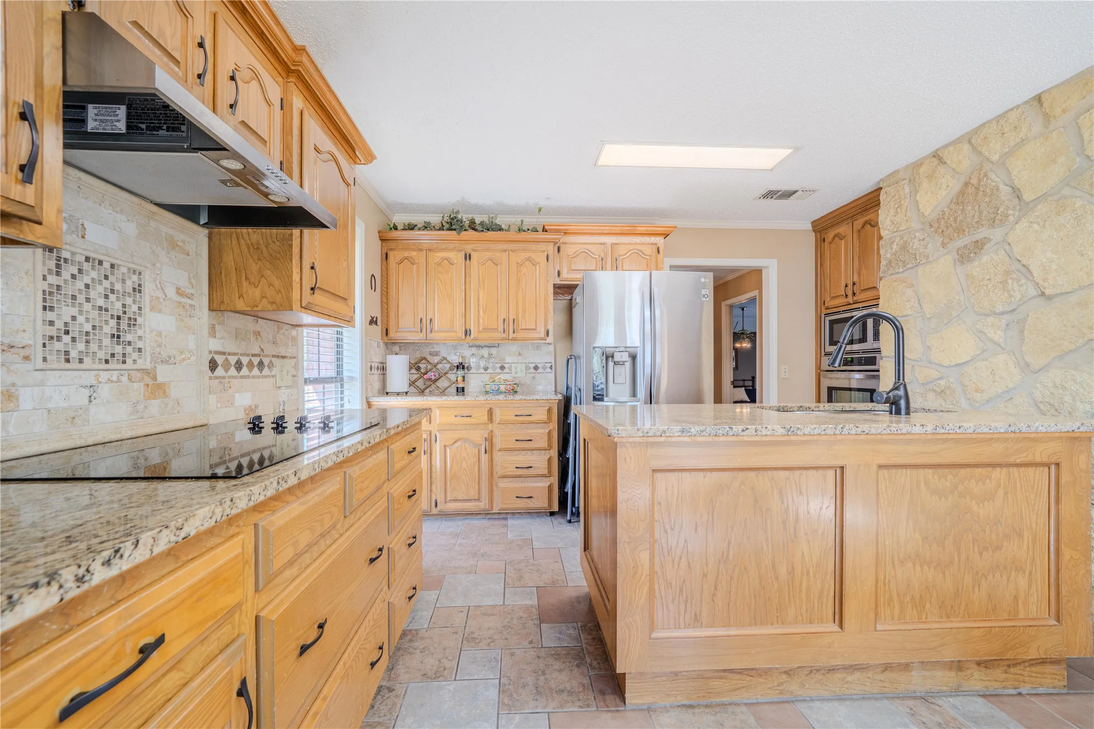 Single Family Residence For Sale in Titus County , 343 County Road 2938 N, Pittsburg, Texas 75686, 4 Bedrooms, 3 Bathrooms, Garage spaces, 1,828 Sqft, built in 1987, Preowned, Price $695,000, mls#21227251, Real Estate Agent in Pittsburg, Homes For Sale in Titus county, Homes For Sale in Pittsburg, Realtor in Pittsburg Texas, Real Estate Brokerage Independent Realty Texas, Luminita Cordes Realtor