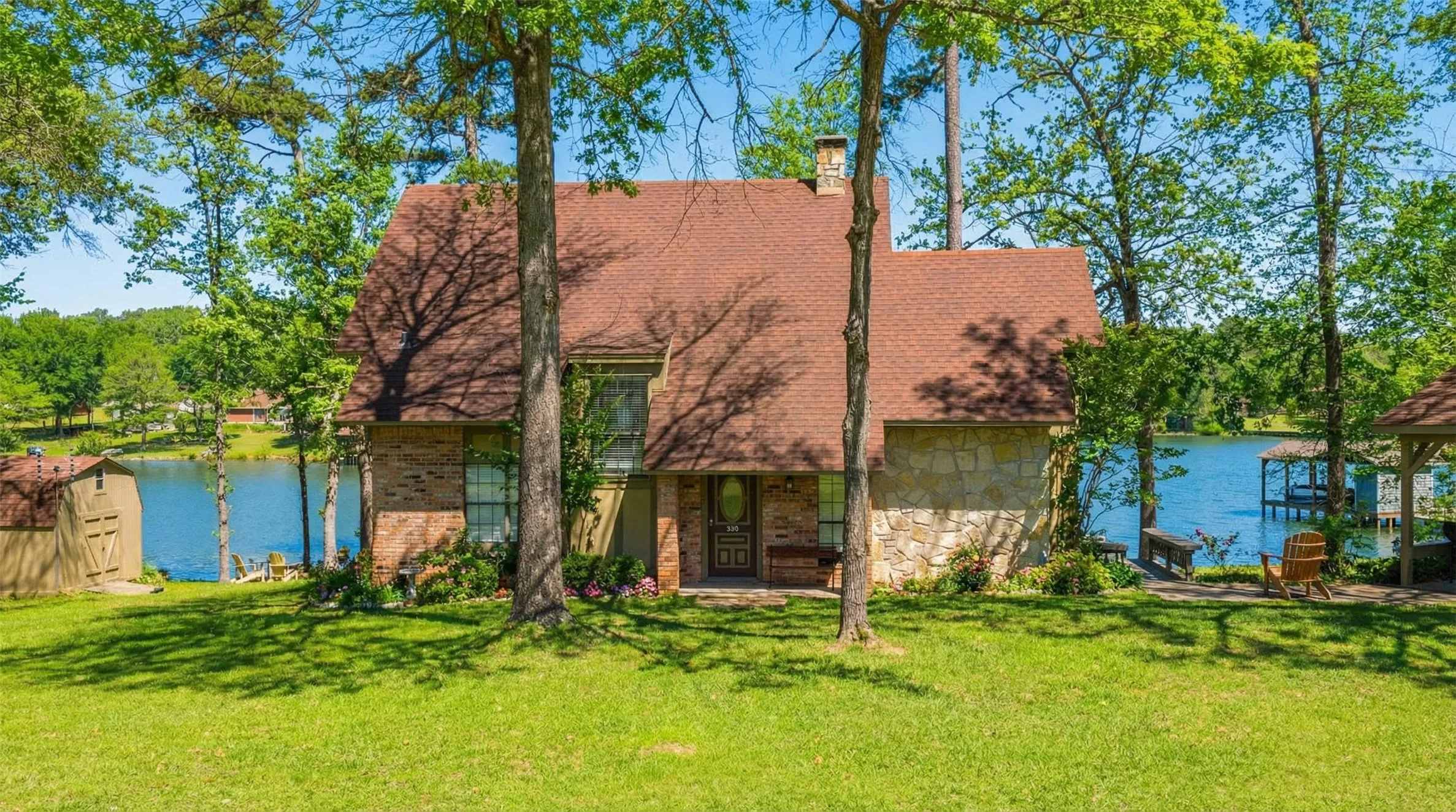 Single Family Residence For Sale in Titus County , 343 County Road 2938 N, Pittsburg, Texas 75686, 4 Bedrooms, 3 Bathrooms, Garage spaces, 1,828 Sqft, built in 1987, Preowned, Price $695,000, mls#21227251, Real Estate Agent in Pittsburg, Homes For Sale in Titus county, Homes For Sale in Pittsburg, Realtor in Pittsburg Texas, Real Estate Brokerage Independent Realty Texas, Luminita Cordes Realtor