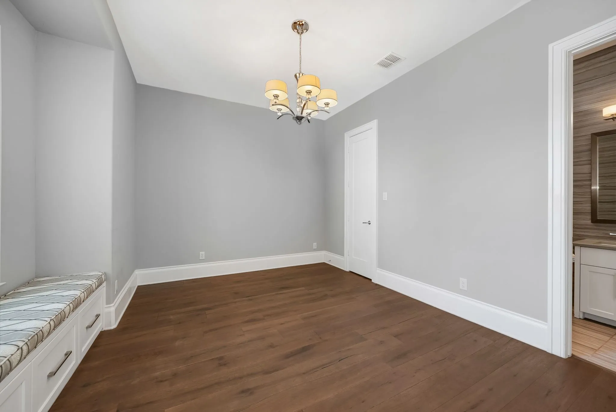 Single Family Residence For Sale in Denton County , 3772 Hamilton Heights Avenue, Frisco, Texas 75034, 5 Bedroom, 7 Bathroom, 3 Garage spaces, 4,632 Sqft, built in 2017, Preowned, mls#21223689, Real Estate Agent in Frisco, Homes For Sale in Denton county, Homes For Sale in Frisco, Realtor in Frisco Texas, Real Estate Brokerage Independent Realty Texas, Luminita Cordes Realtor