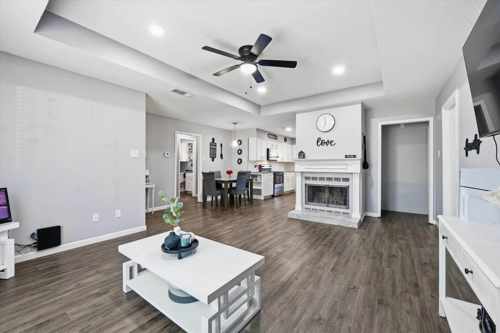 Single Family Residence For Rent in Dallas County , 1728 S Bent Tree Trail, Grand Prairie, Texas 75052, 3 Bedroom, 2 Bathroom, 2 Garage spaces, 1,092 Sqft, built in 1982, Preowned, Price $2,100, mls#21227303, Real Estate Agent in Grand Prairie, Homes For Rent in Dallas county, Homes For Rent in Grand Prairie, Realtor in Grand Prairie Texas, Real Estate Brokerage Independent Realty Texas, Luminita Cordes Realtor