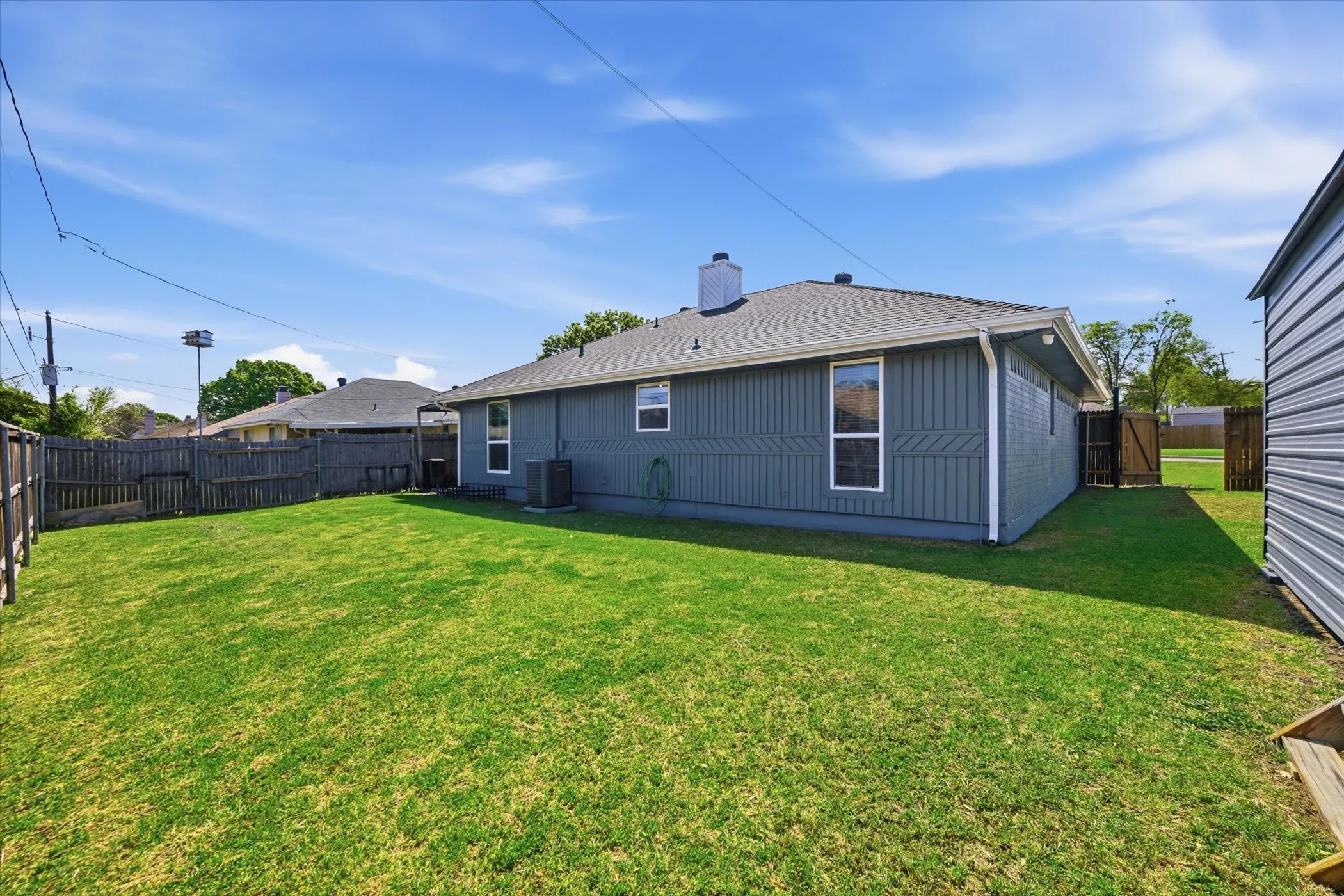 Single Family Residence For Rent in Dallas County , 1728 S Bent Tree Trail, Grand Prairie, Texas 75052, 3 Bedroom, 2 Bathroom, 2 Garage spaces, 1,092 Sqft, built in 1982, Preowned, Price $2,100, mls#21227303, Real Estate Agent in Grand Prairie, Homes For Rent in Dallas county, Homes For Rent in Grand Prairie, Realtor in Grand Prairie Texas, Real Estate Brokerage Independent Realty Texas, Luminita Cordes Realtor