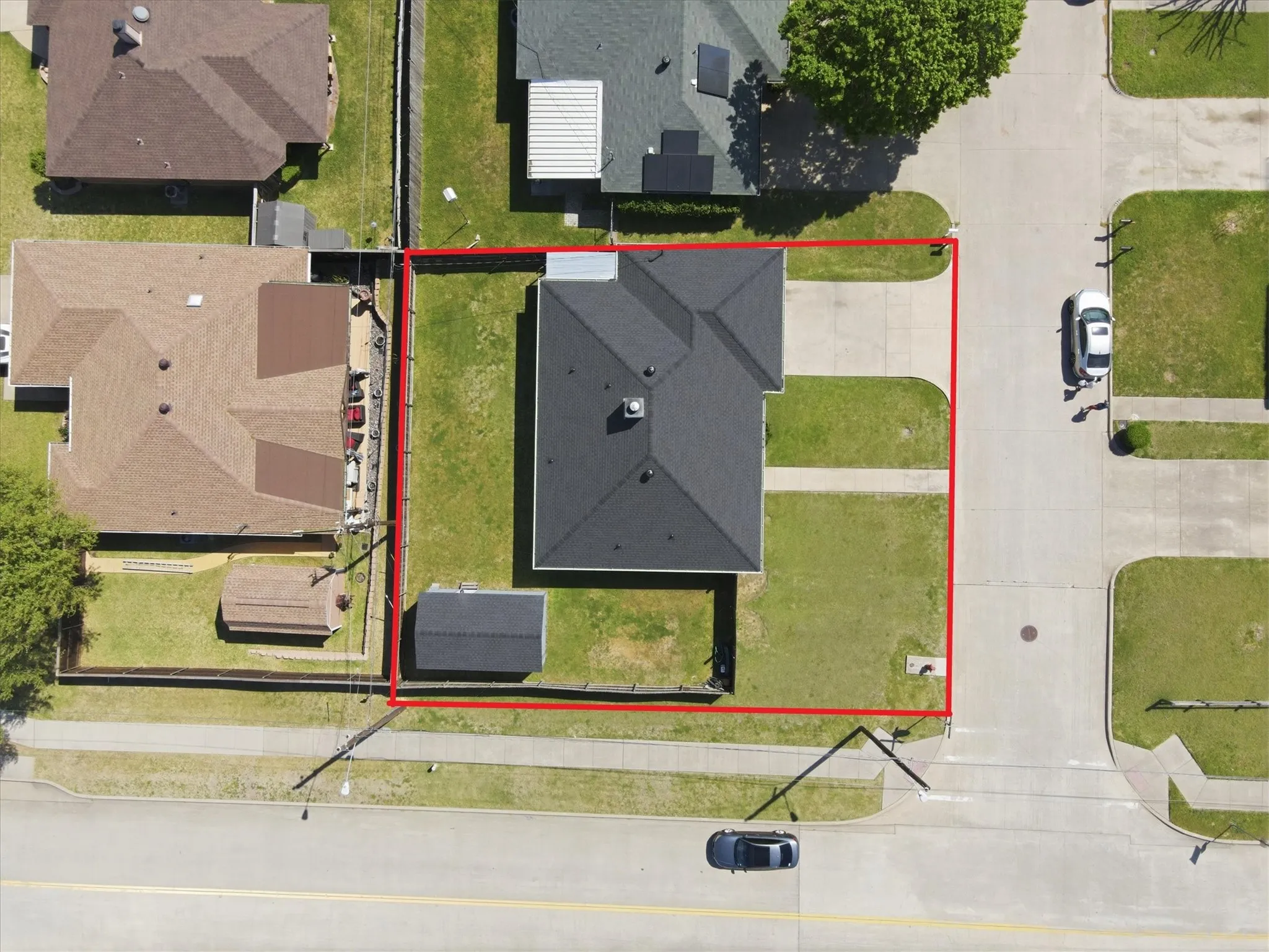 Single Family Residence For Rent in Dallas County , 1728 S Bent Tree Trail, Grand Prairie, Texas 75052, 3 Bedroom, 2 Bathroom, 2 Garage spaces, 1,092 Sqft, built in 1982, Preowned, Price $2,100, mls#21227303, Real Estate Agent in Grand Prairie, Homes For Rent in Dallas county, Homes For Rent in Grand Prairie, Realtor in Grand Prairie Texas, Real Estate Brokerage Independent Realty Texas, Luminita Cordes Realtor