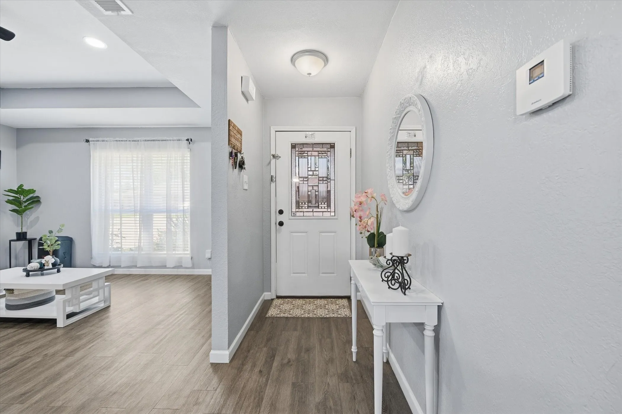 Single Family Residence For Rent in Dallas County , 1728 S Bent Tree Trail, Grand Prairie, Texas 75052, 3 Bedroom, 2 Bathroom, 2 Garage spaces, 1,092 Sqft, built in 1982, Preowned, Price $2,100, mls#21227303, Real Estate Agent in Grand Prairie, Homes For Rent in Dallas county, Homes For Rent in Grand Prairie, Realtor in Grand Prairie Texas, Real Estate Brokerage Independent Realty Texas, Luminita Cordes Realtor