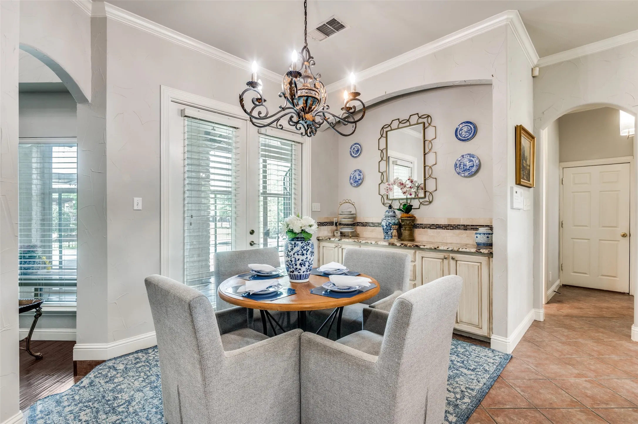 Single Family Residence For Sale in Tarrant County , 2032 Cains Lane, Mansfield, Texas 76063, 4 Bedroom, 5 Bathroom, 3 Garage spaces, 4,468 Sqft, built in 1999, mls#21225215, Real Estate Agent in Mansfield, Homes For Sale in Tarrant county, Homes For Sale in Mansfield, Realtor in Mansfield Texas, Real Estate Brokerage Independent Realty Texas, Luminita Cordes Realtor